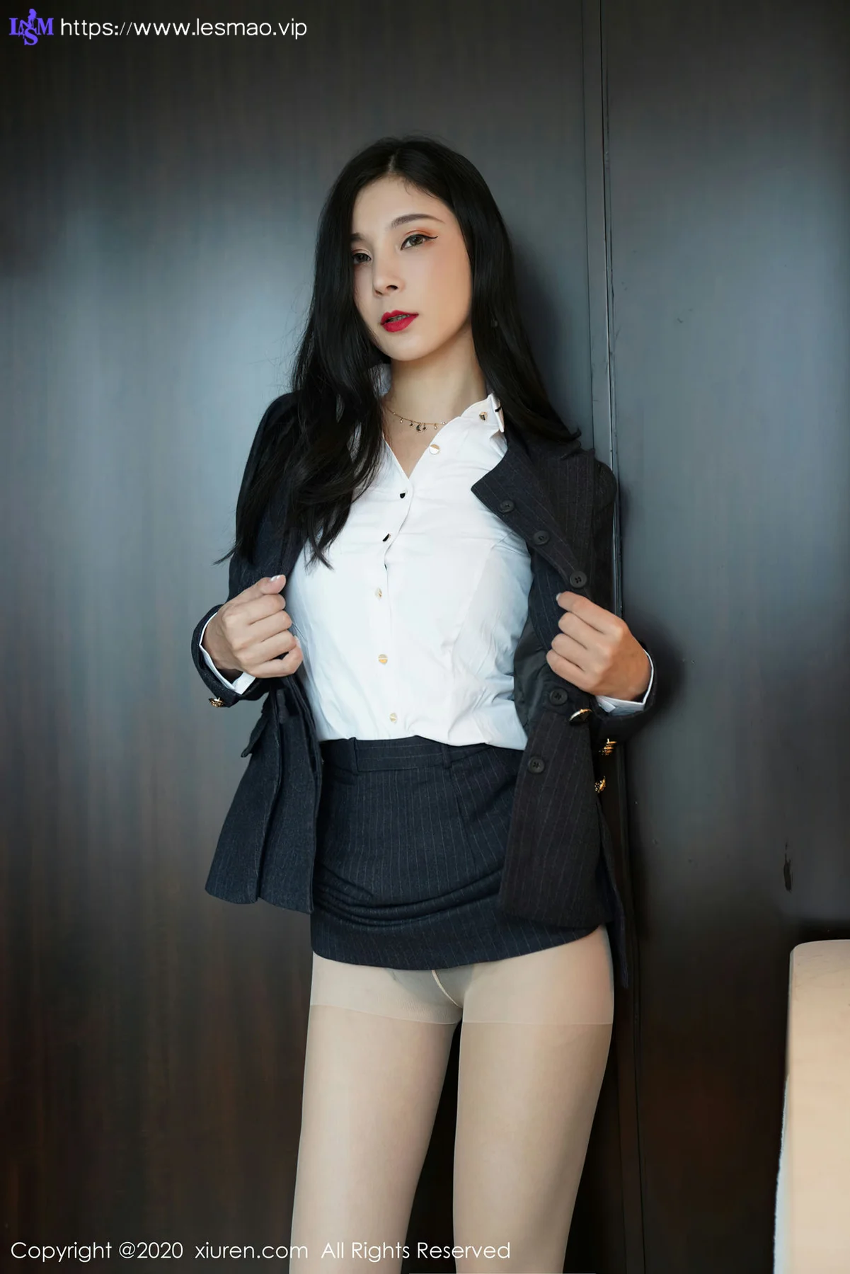 XiuRen 秀人 No.2564  小蛮妖yummy 职场白衬衫黑短裙 - 20