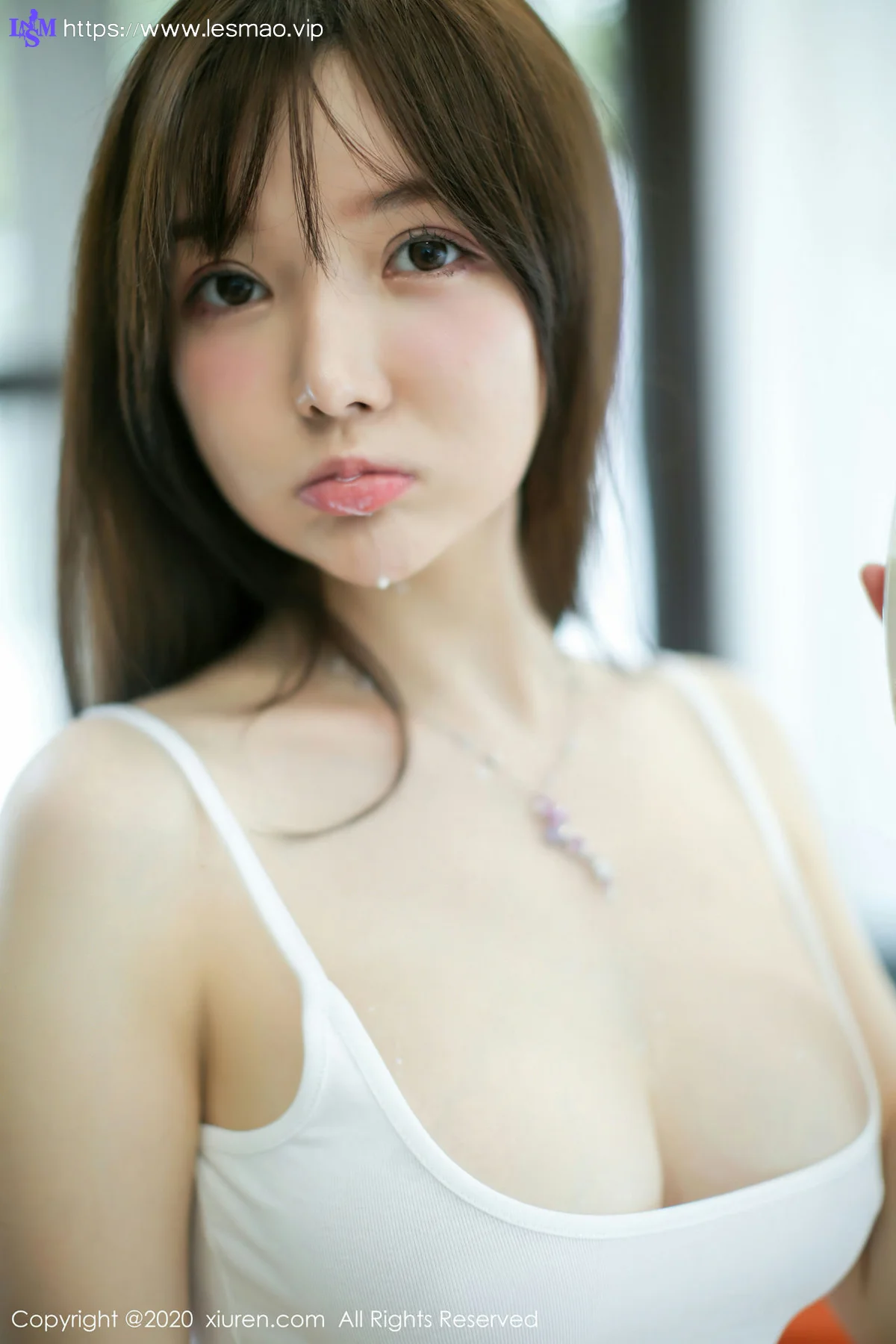 XiuRen 秀人 No.2565  糯美子mini 白色吊带居家女友 三亚旅拍 - 12