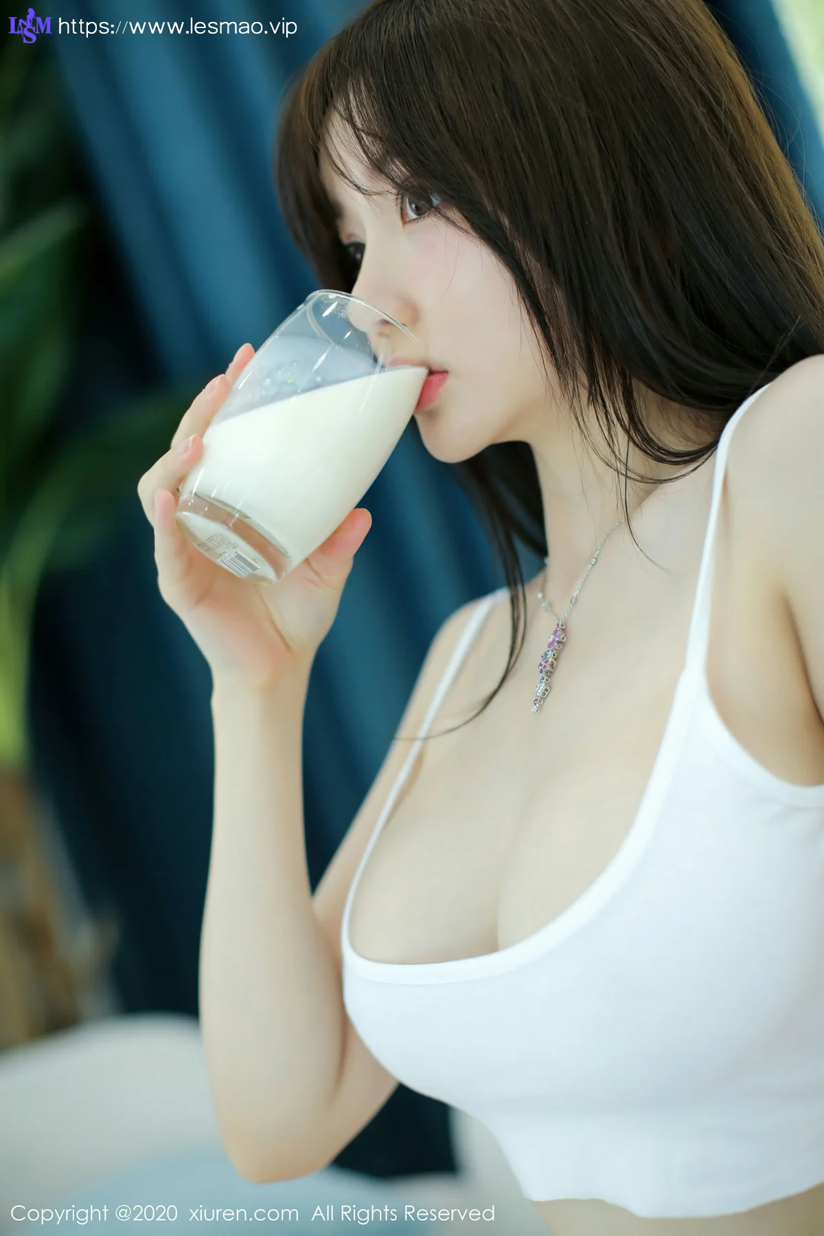 XiuRen 秀人 No.2565  糯美子mini 白色吊带居家女友 三亚旅拍 - 40