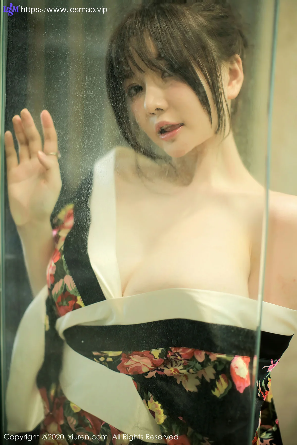 XiuRen 秀人 No.2581  糯美子mini 艳丽和服童颜巨乳 三亚旅拍 - 14