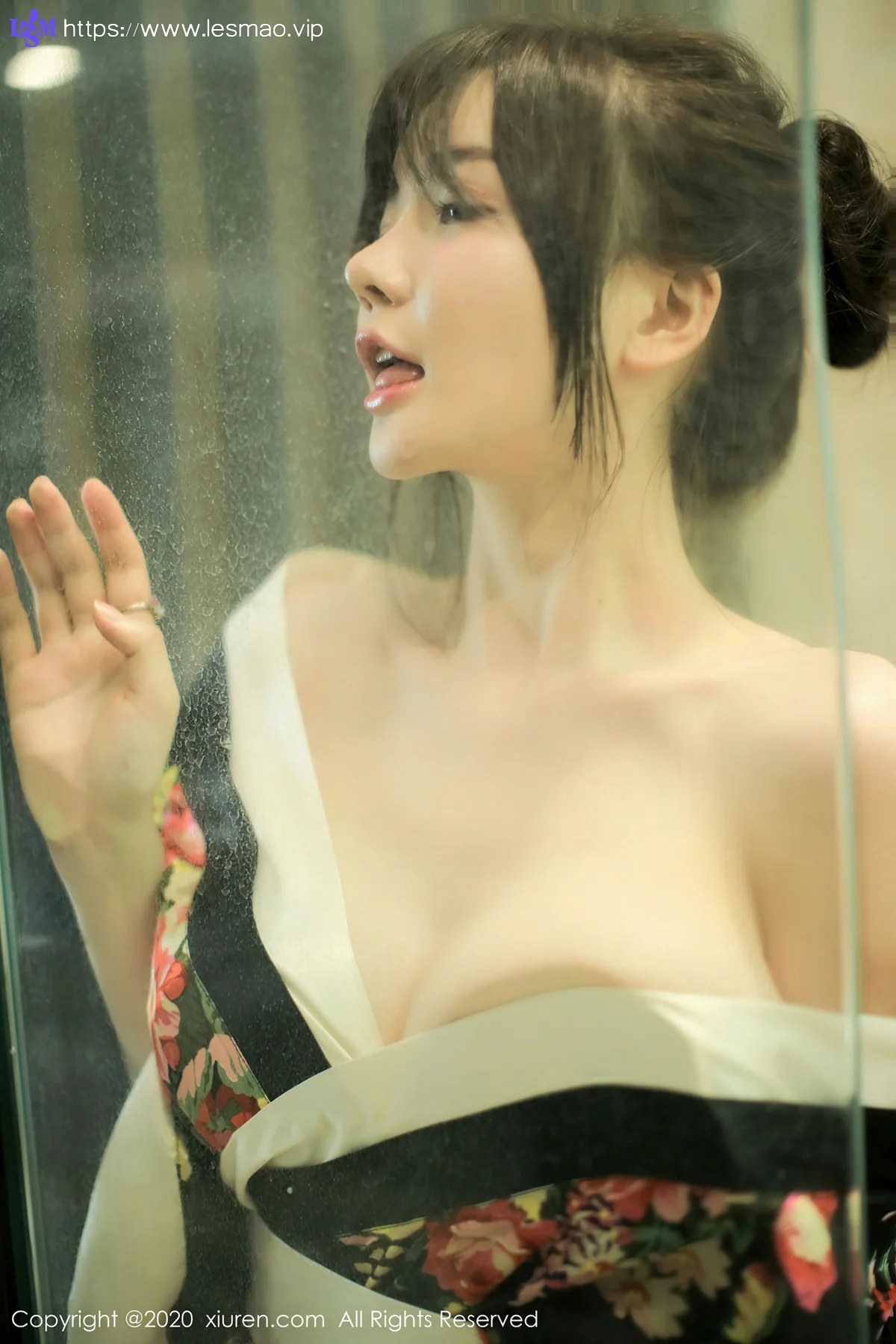 XiuRen 秀人 No.2581  糯美子mini 艳丽和服童颜巨乳 三亚旅拍 - 15