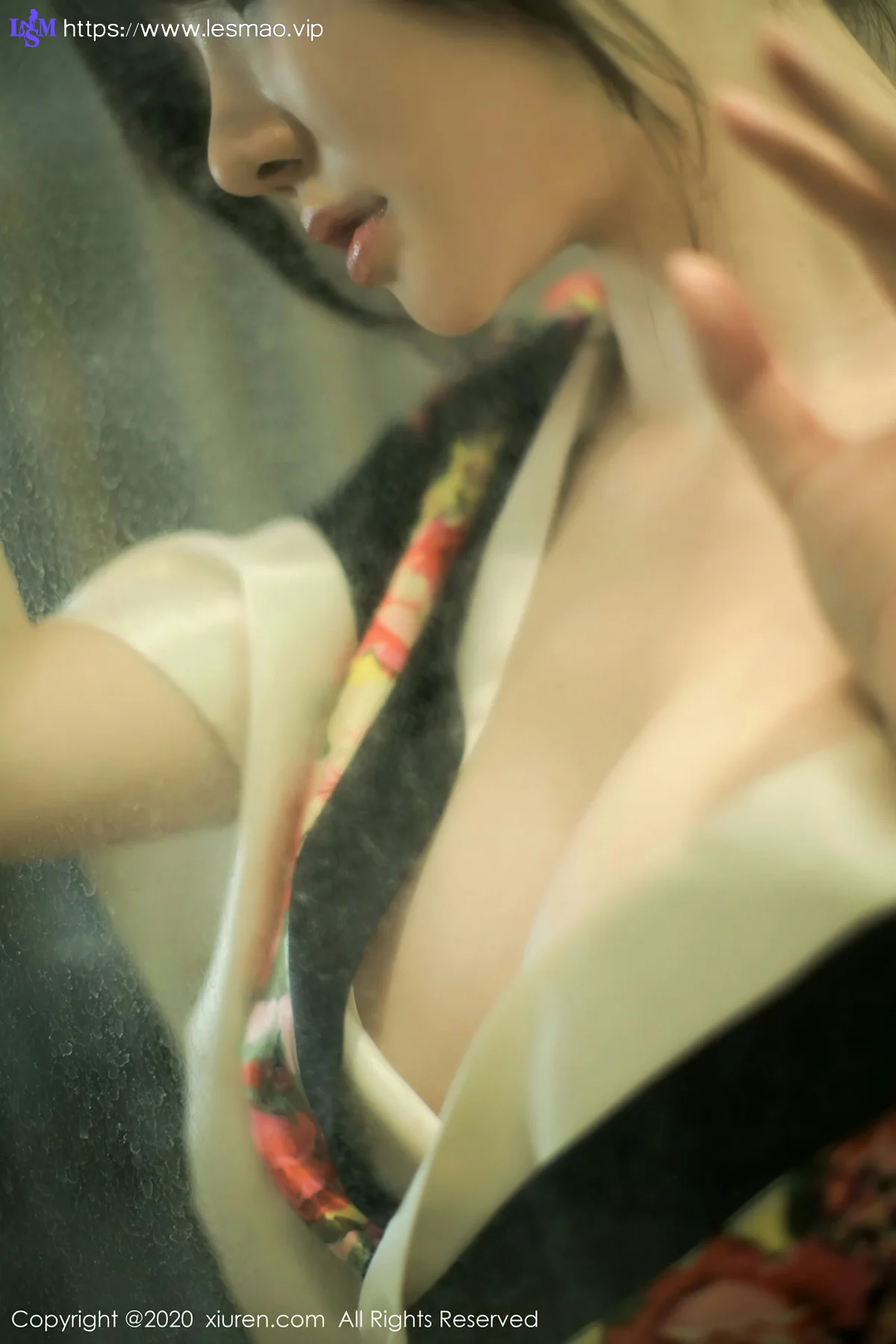 XiuRen 秀人 No.2581  糯美子mini 艳丽和服童颜巨乳 三亚旅拍 - 24