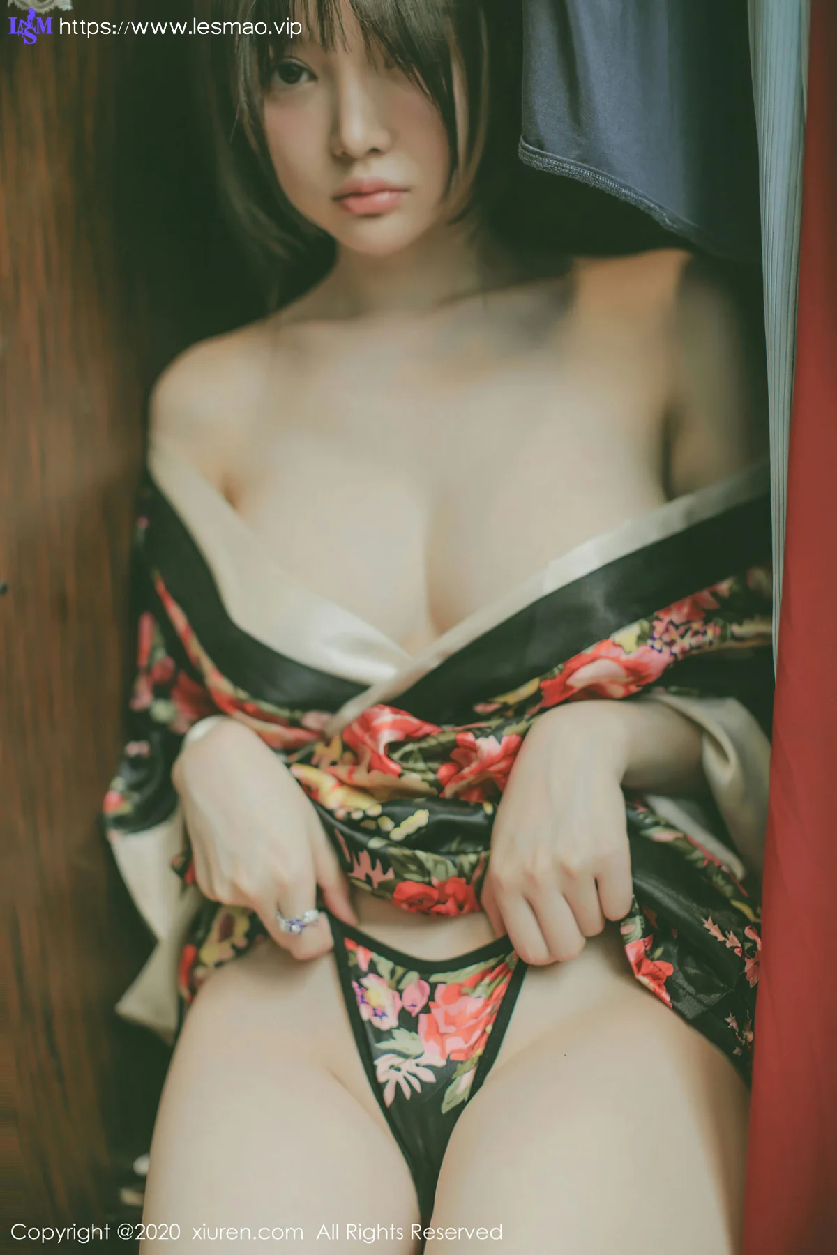 XiuRen 秀人 No.2581  糯美子mini 艳丽和服童颜巨乳 三亚旅拍 - 32