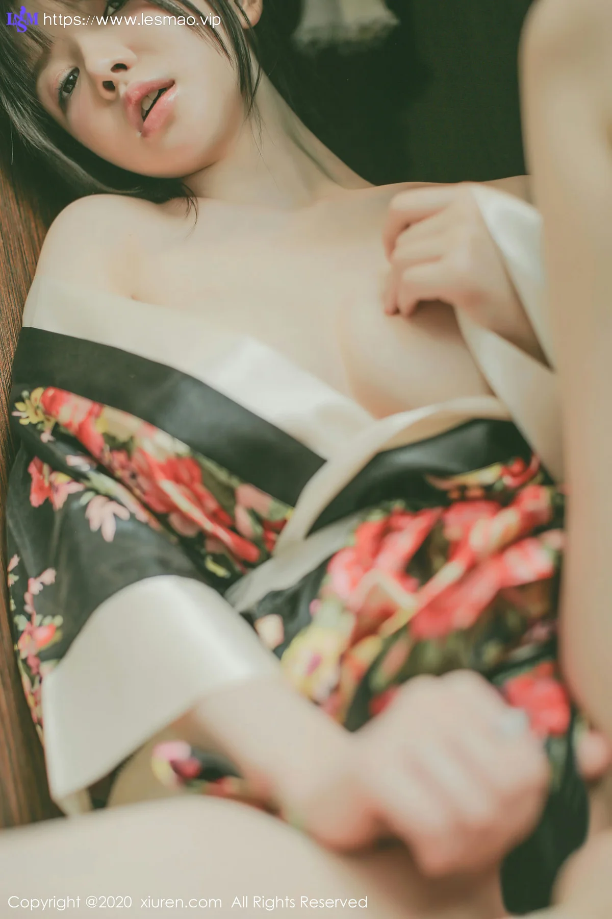 XiuRen 秀人 No.2581  糯美子mini 艳丽和服童颜巨乳 三亚旅拍 - 35