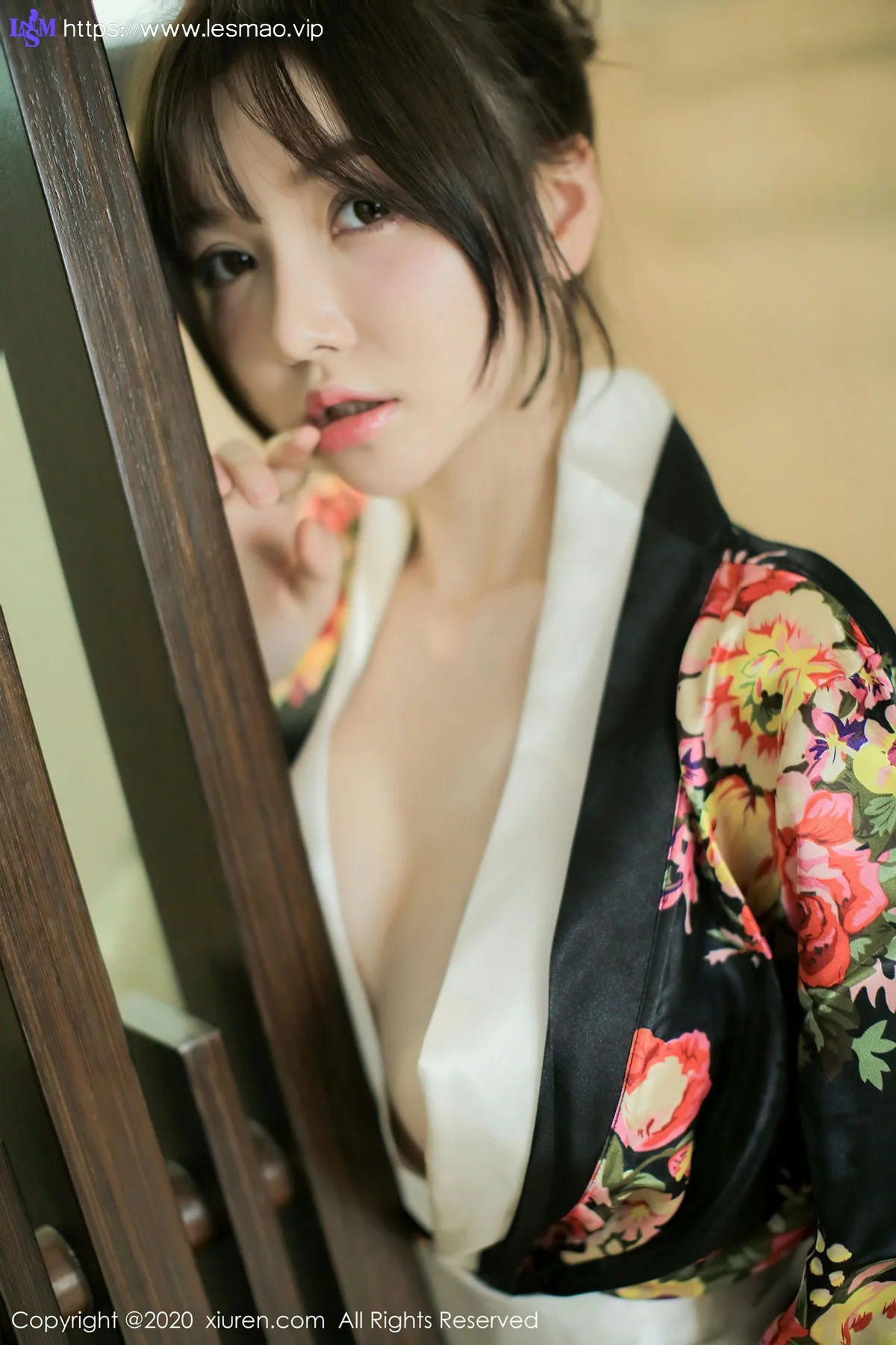 XiuRen 秀人 No.2581  糯美子mini 艳丽和服童颜巨乳 三亚旅拍 - 39