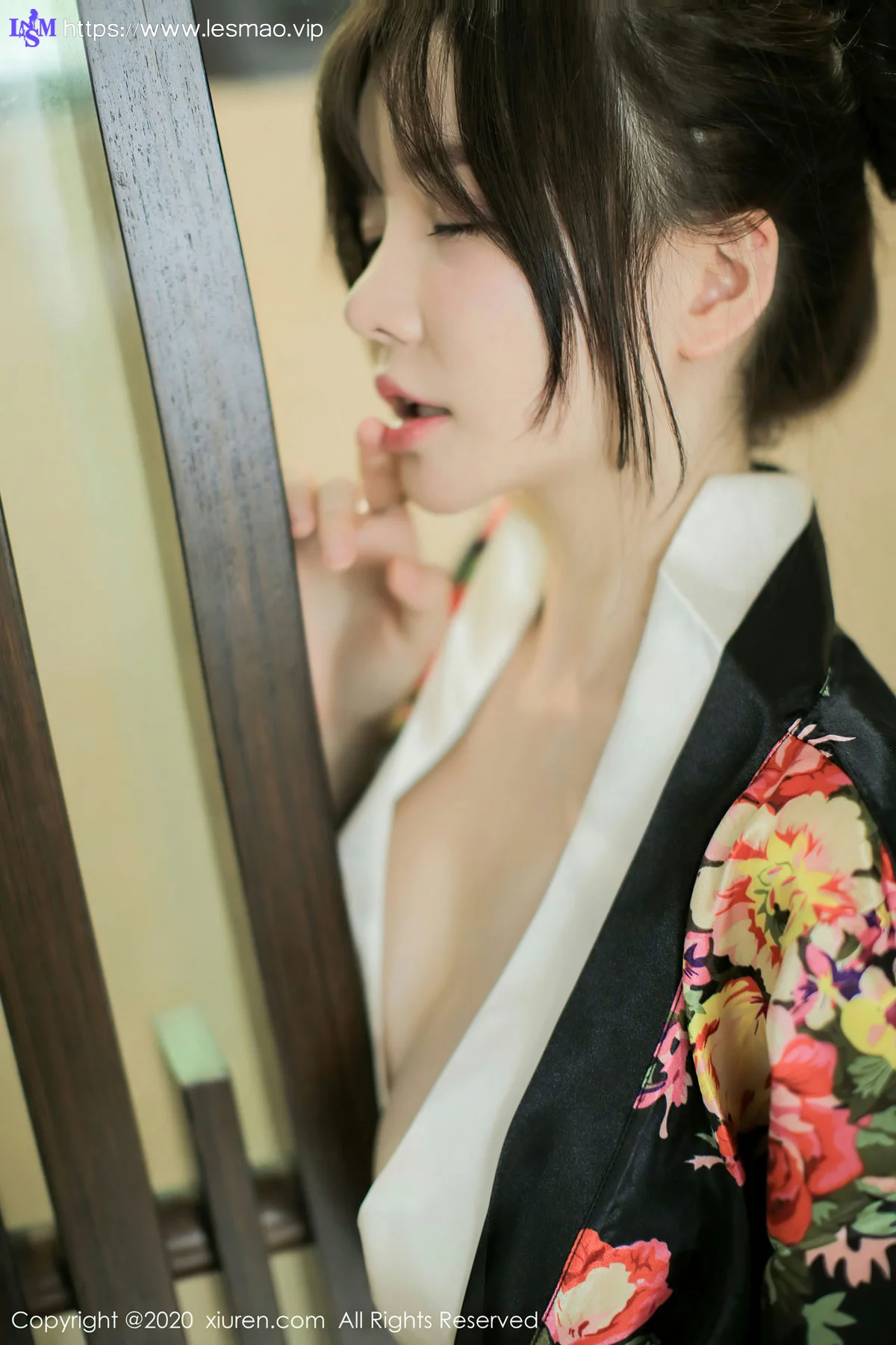 XiuRen 秀人 No.2581  糯美子mini 艳丽和服童颜巨乳 三亚旅拍 - 40