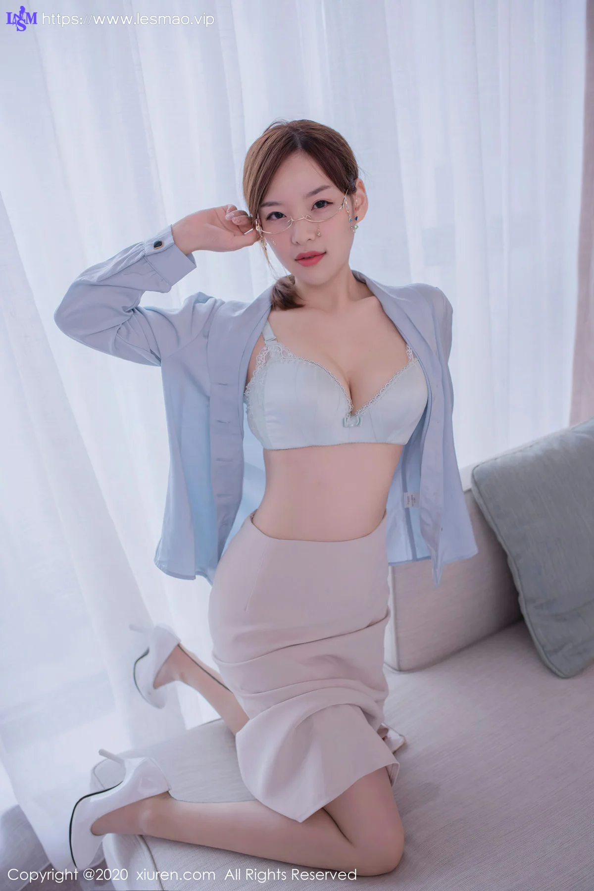 XiuRen 秀人 No.2597  范小萱fancy 成都旅拍 肤白灵活奔放妹子 - 24