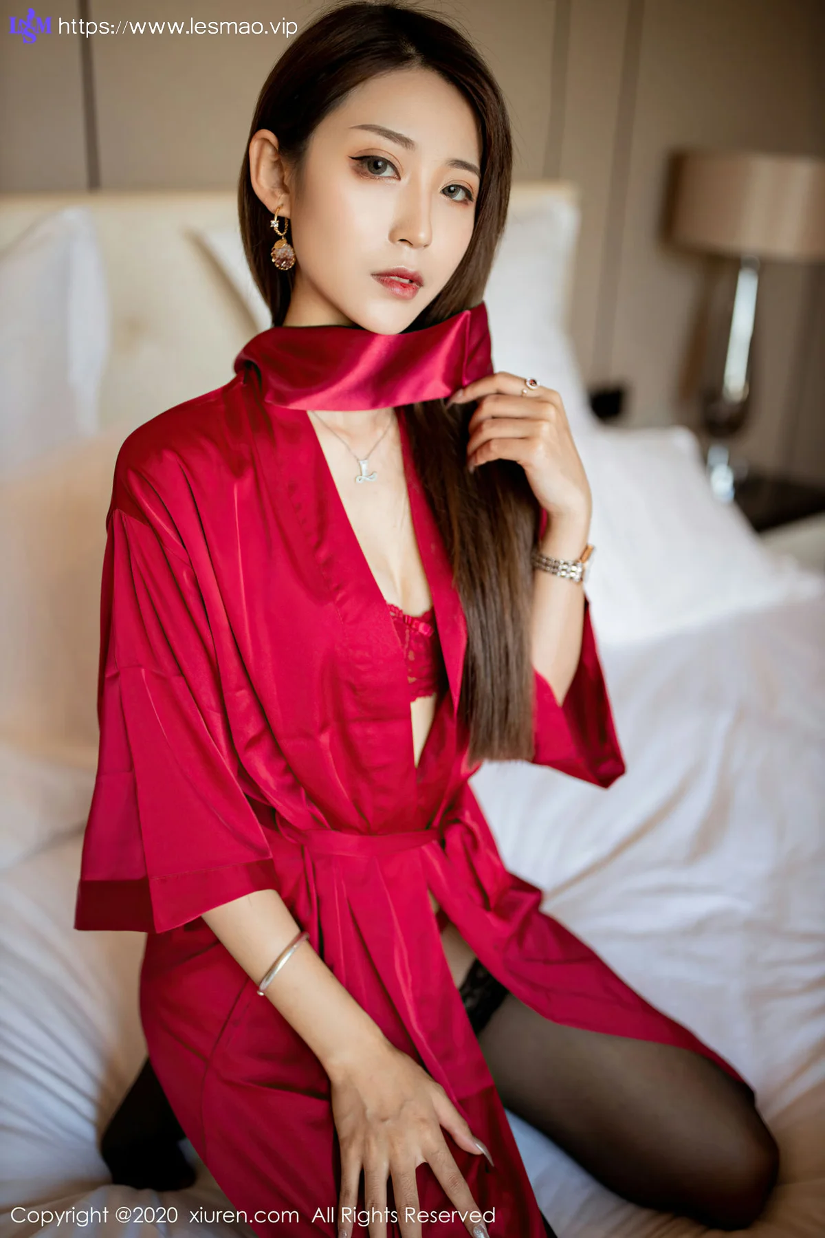 XiuRen 秀人 No.2691 周慕汐 猩红睡衣与极致黑丝 - 11