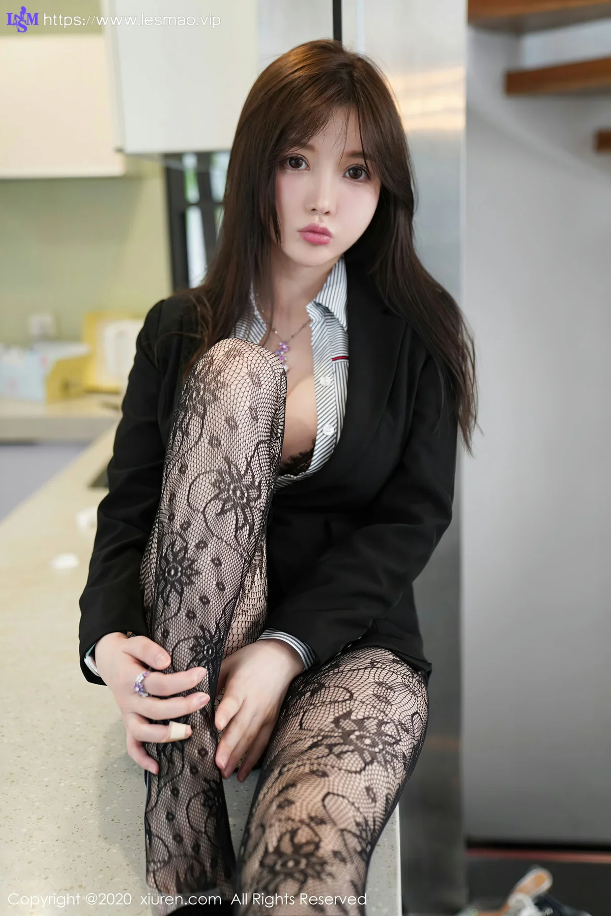 XiuRen 秀人 No.2725 网袜巨乳 糯美子 职场制服 - 26