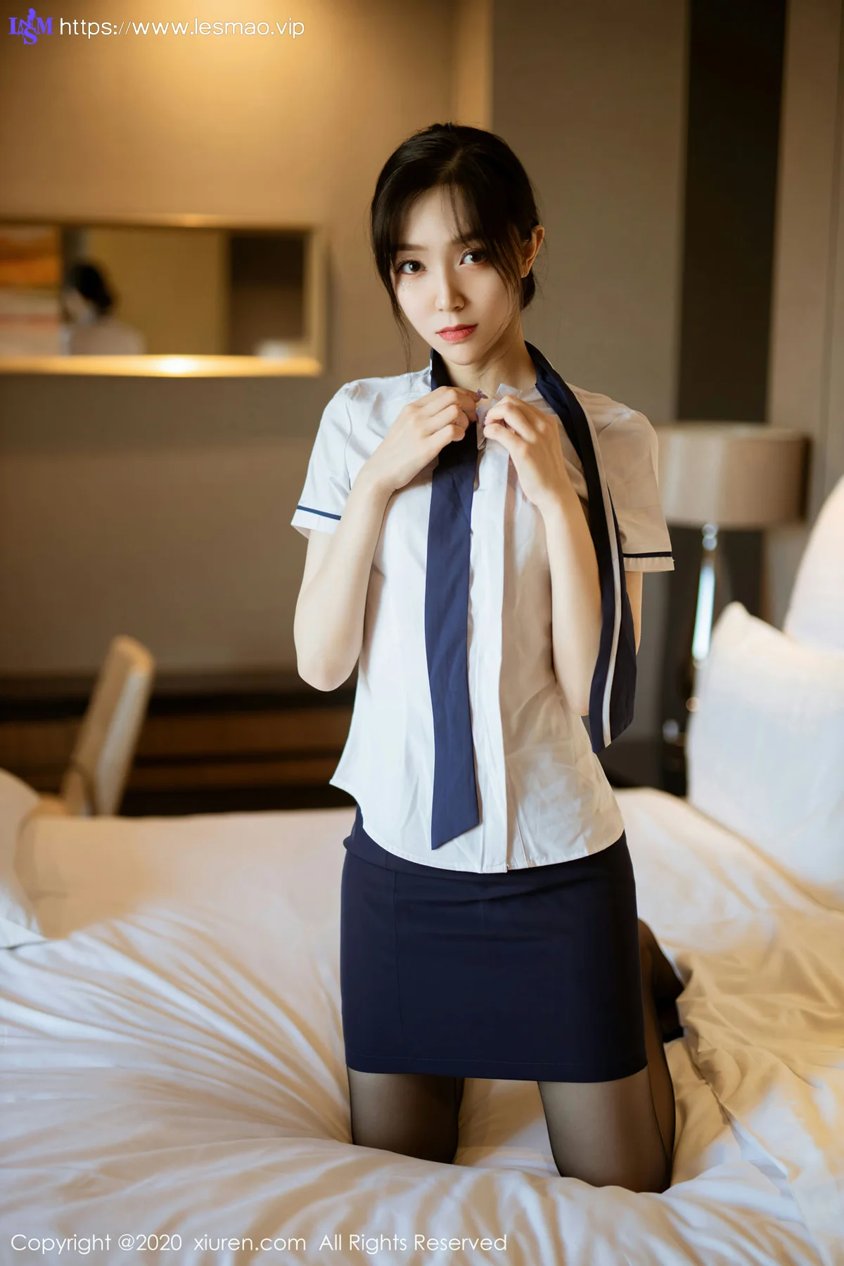 XiuRen 秀人 No.2735  新人模特 九千柒柒 苗条制服妹子 - 19