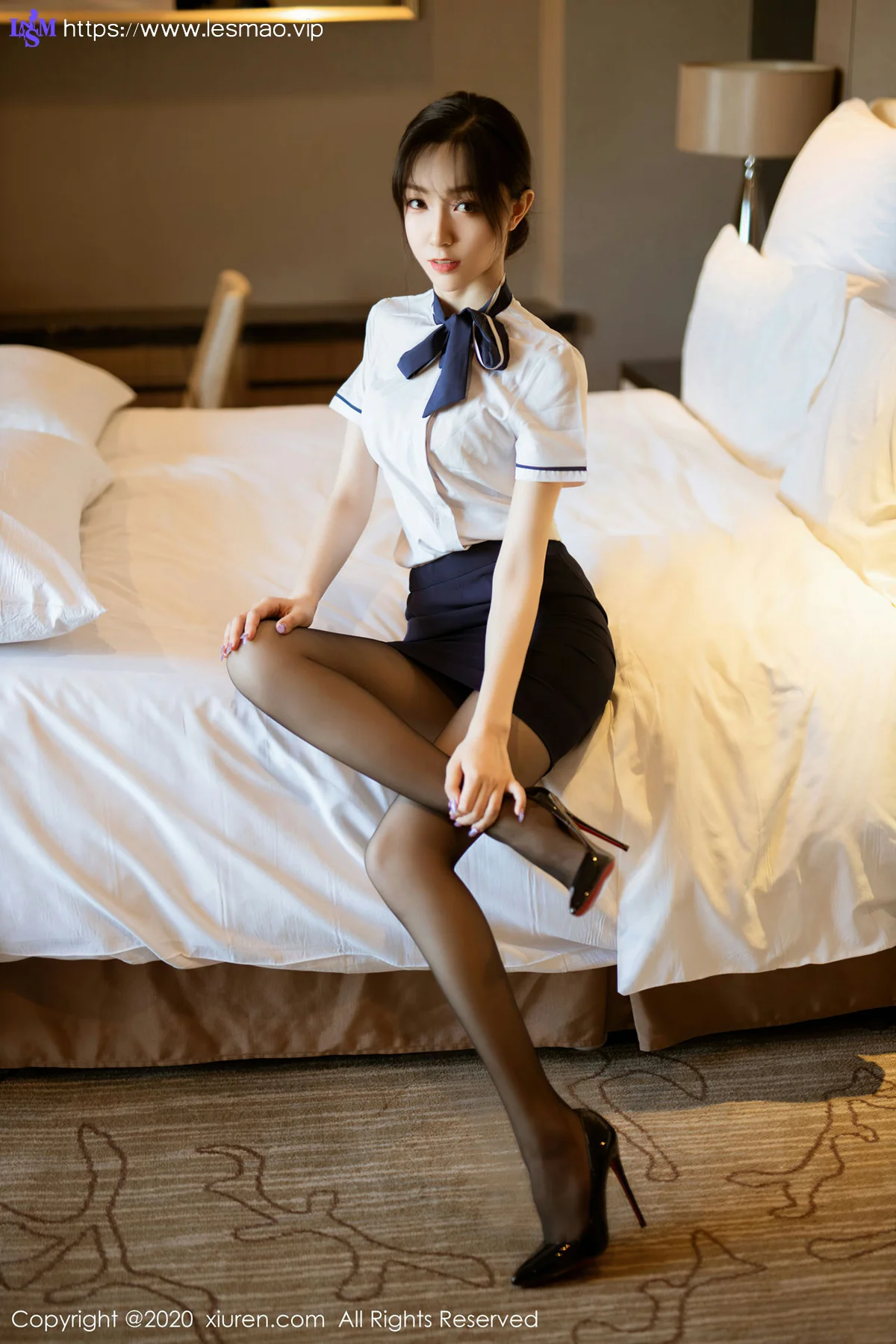 XiuRen 秀人 No.2735  新人模特 九千柒柒 苗条制服妹子 - 45