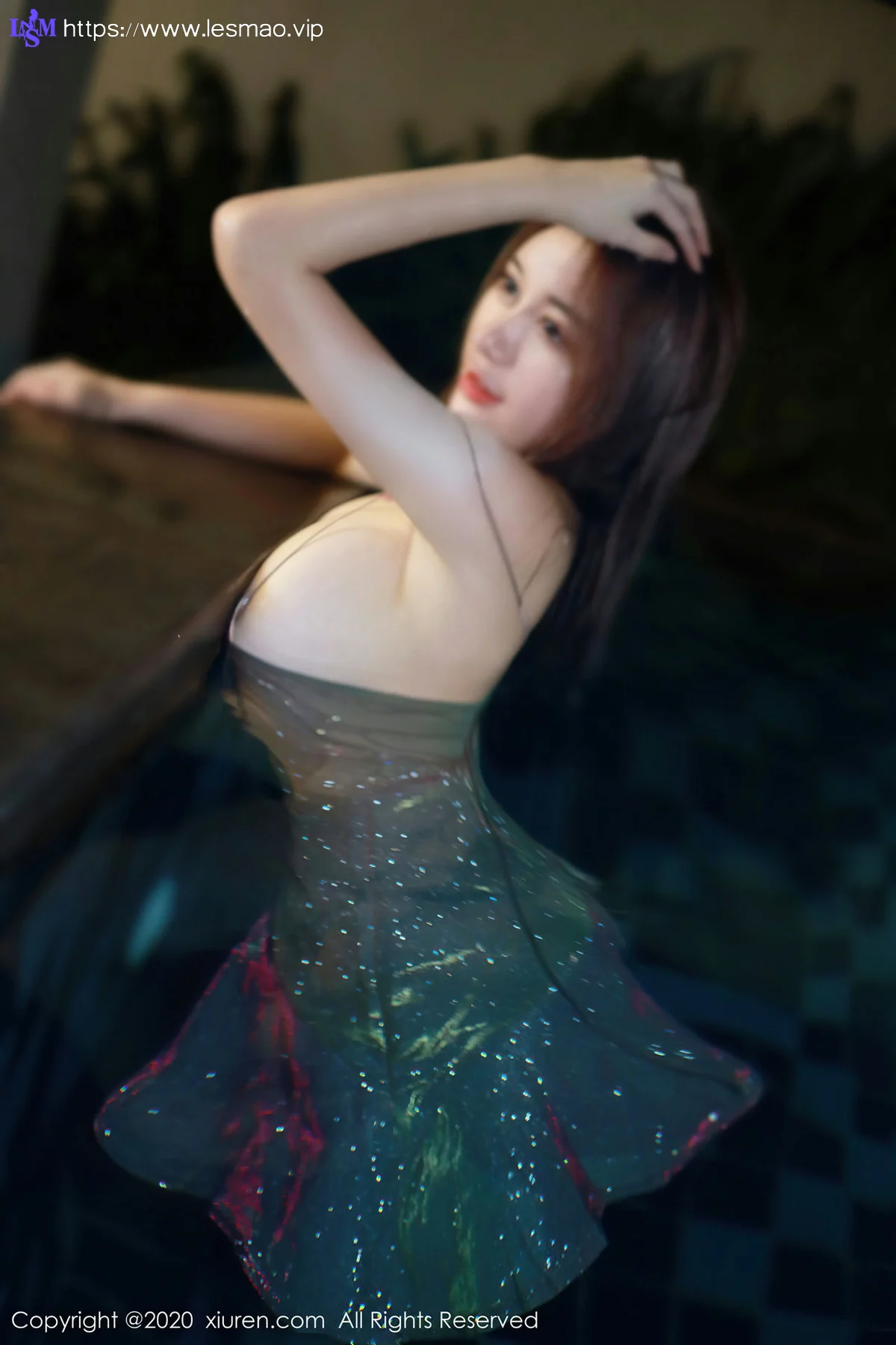 XiuRen 秀人 No.2779  美七 泳池巨乳礼裙 - 43
