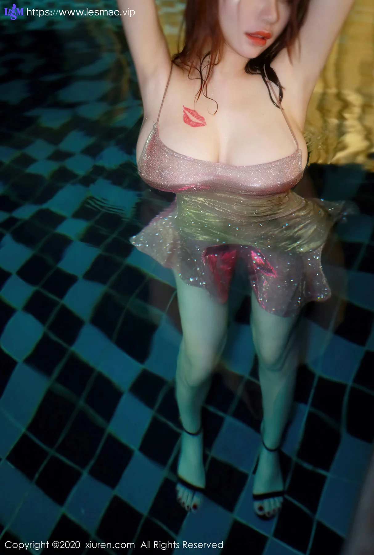 XiuRen 秀人 No.2779  美七 泳池巨乳礼裙 - 49