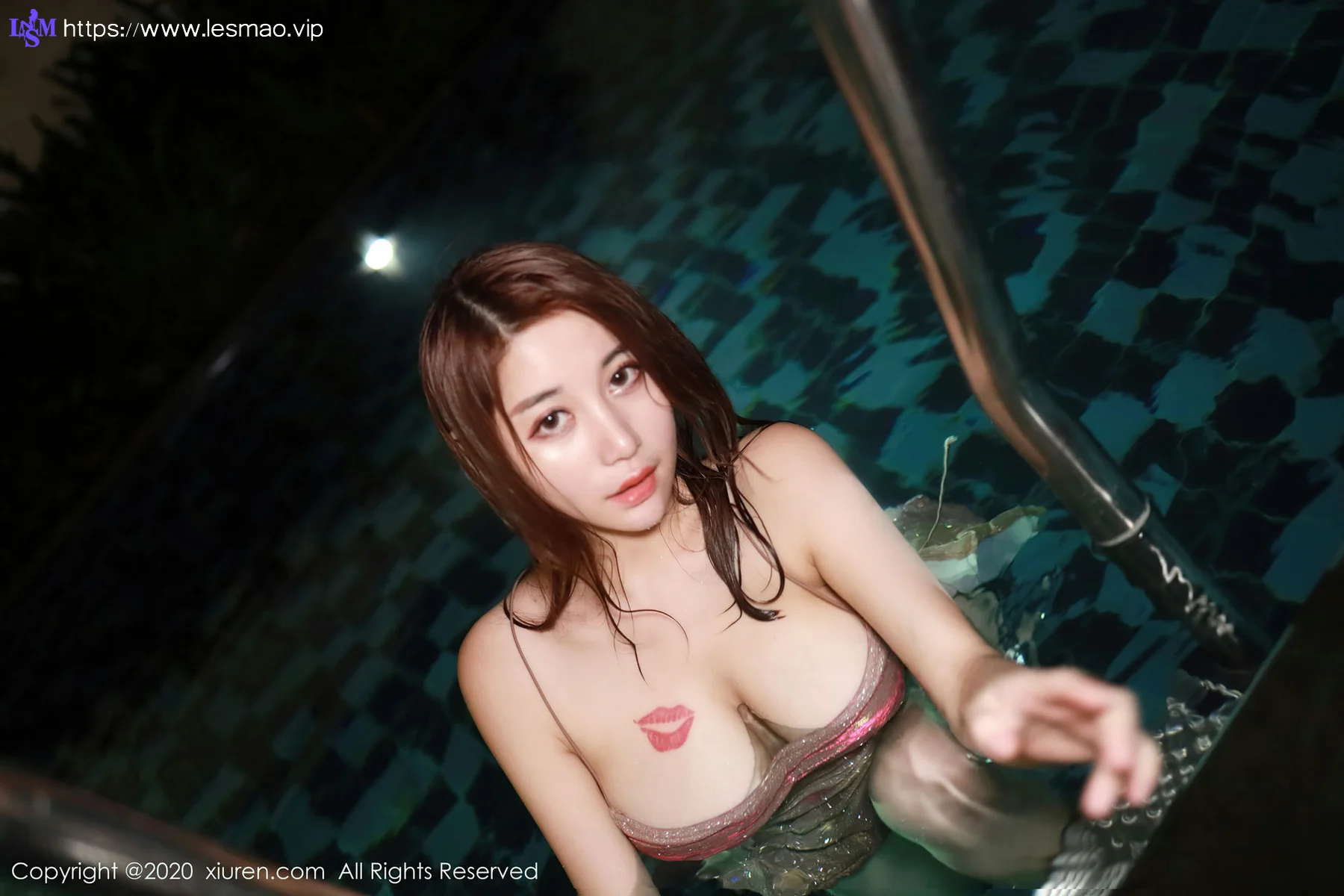 XiuRen 秀人 No.2779  美七 泳池巨乳礼裙 - 52