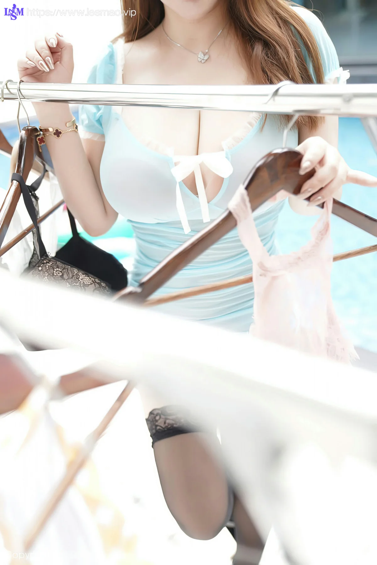 XiuRen 秀人 No.2812  剧情写真花园晾衣美女 软软子 - 44