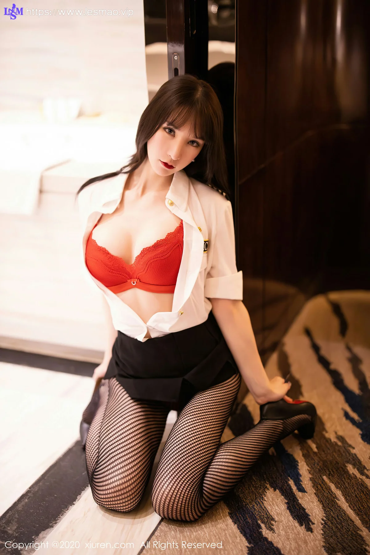 XiuRen 秀人 No.2820  街头美女 周于希 时尚制服 - 23