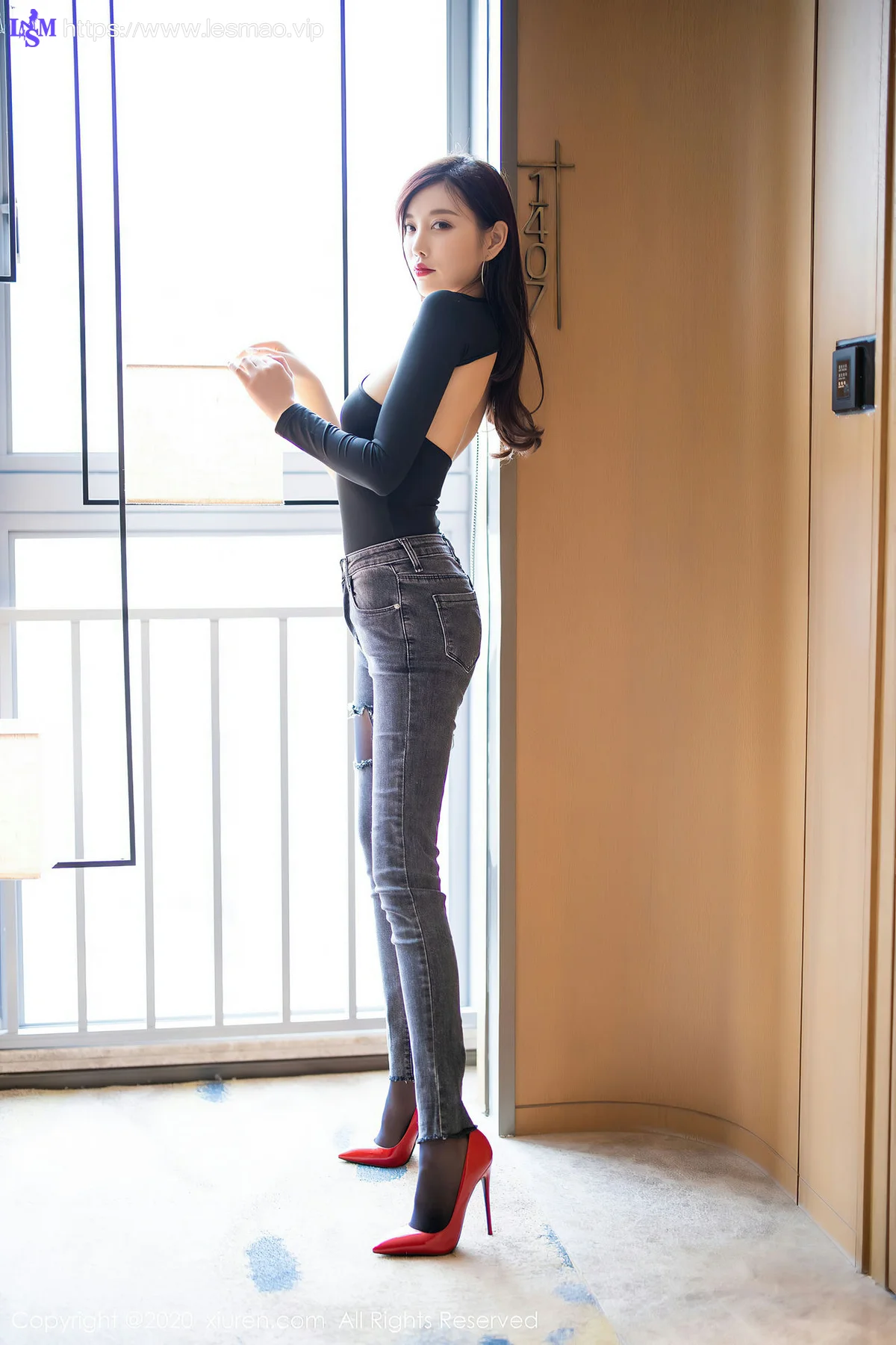 XiuRen 秀人 No.2841  真空美乳连体衣 杨晨晨 性感牛仔 - 11