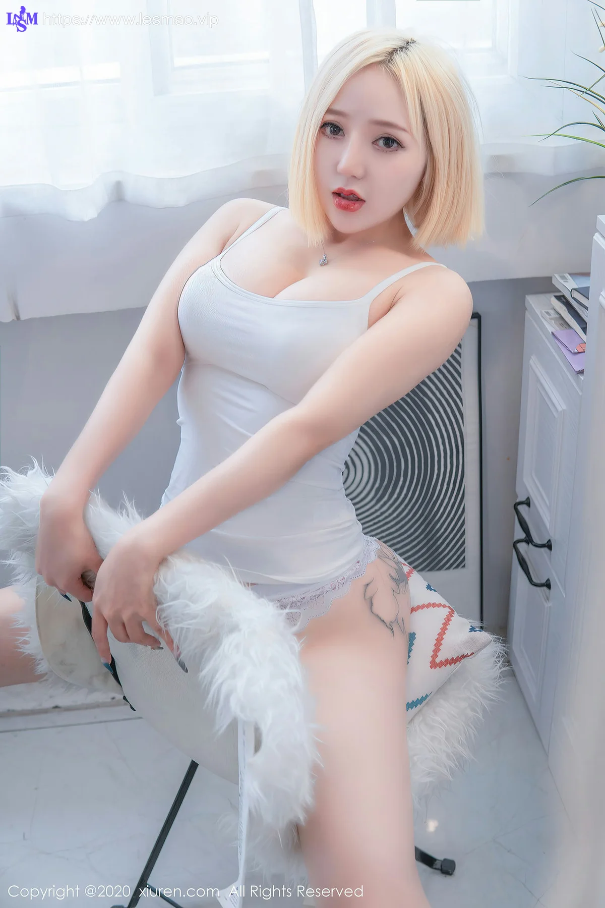 XiuRen 秀人 No.2842  蜜桃臀诱惑 文静儿 - 37