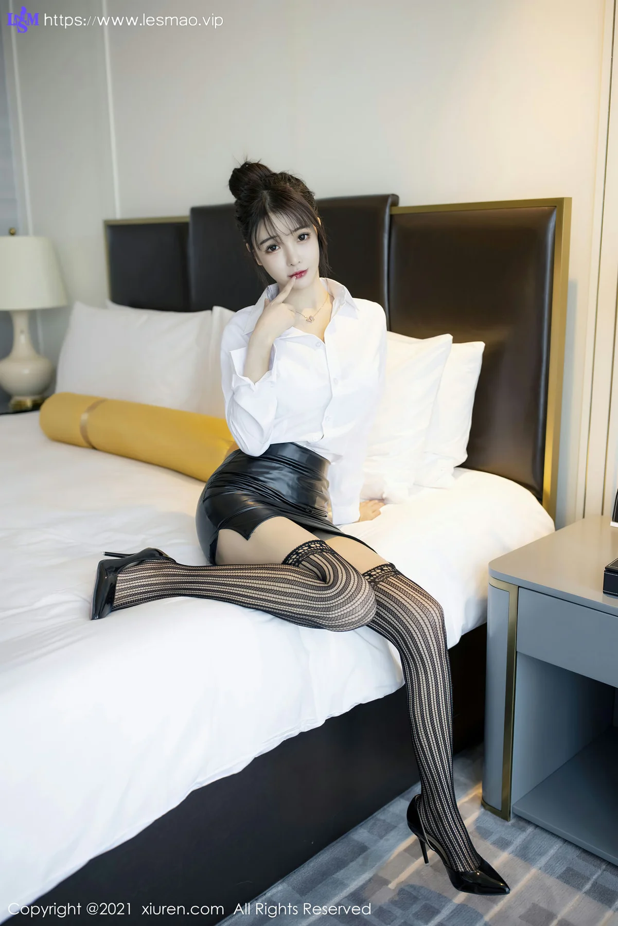 XiuRen 秀人 No.2976  清甜秀美美女皮裙 南初妹妹 - 21