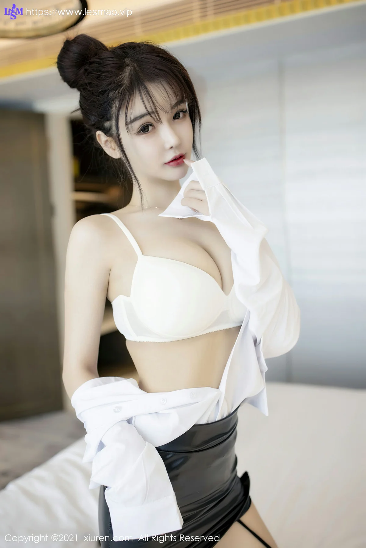 XiuRen 秀人 No.2976  清甜秀美美女皮裙 南初妹妹 - 52