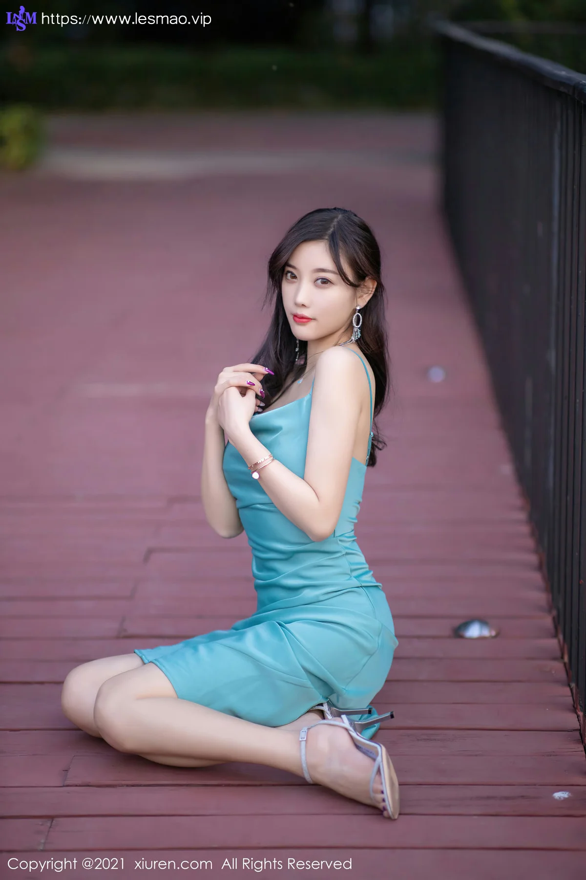 XiuRen 秀人 No.2997  典雅吊裙 杨晨晨 曼妙身姿 - 14