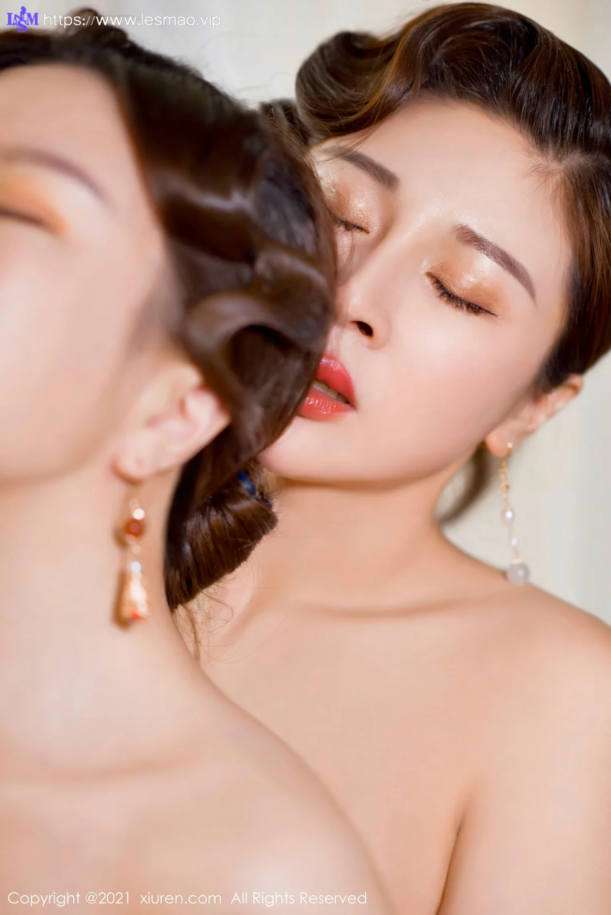 XiuRen 秀人 No.3003  肚兜情趣活力全开 模特合辑 沈欢欣 - 36