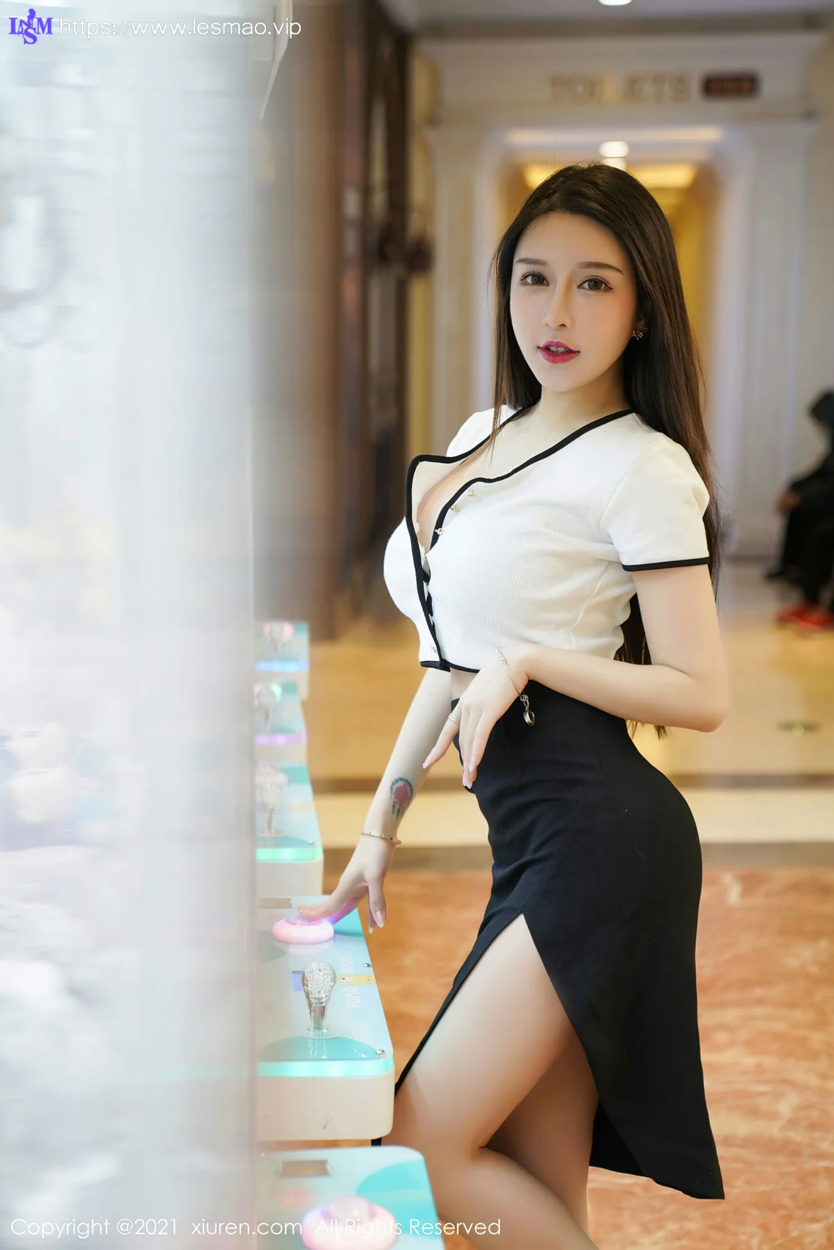 XiuRen 秀人 No.3023  经典黑丝ol 玉兔miki - 15