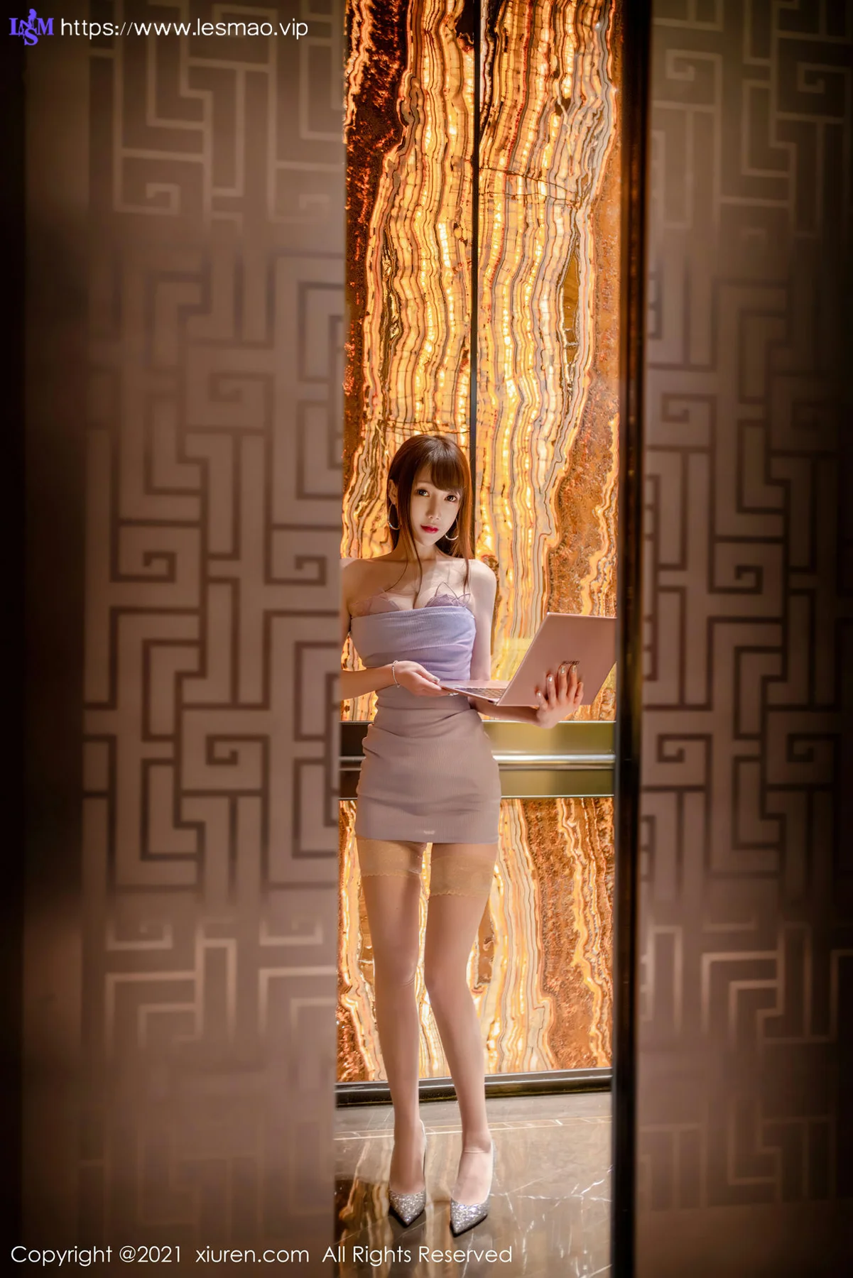 XiuRen 秀人 No.3025  娇小可人新人模特 星小兔 首套写真 - 44