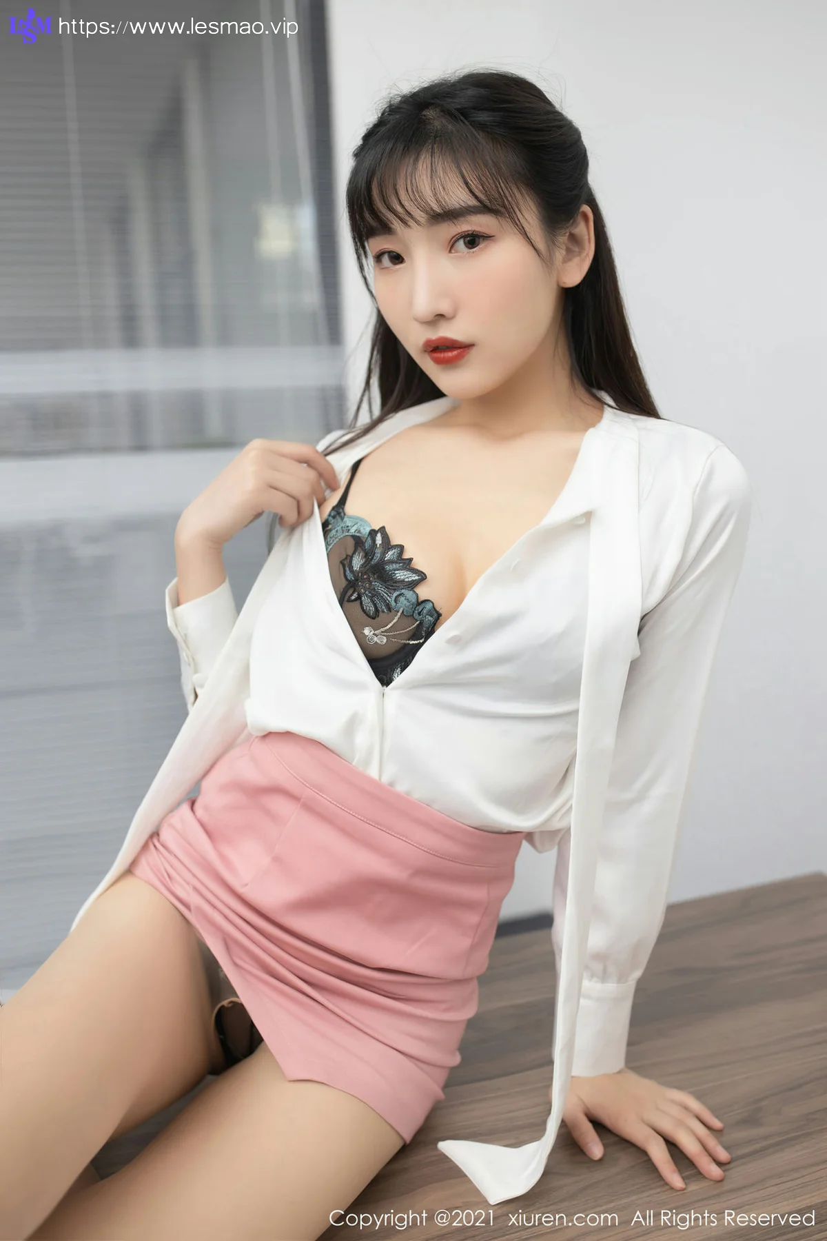 XiuRen 秀人 No.3030  办公室主题 陆萱萱 - 12