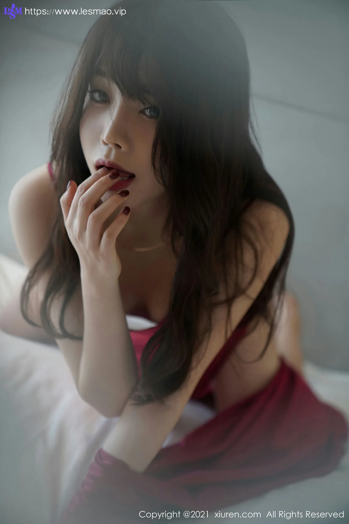 XiuRen 秀人 No.3110  芝芝 猩红睡裙 - 39