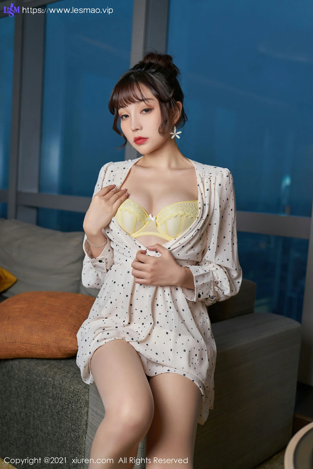 XiuRen 秀人 No.3145 碎花性感  芝芝 丁字裤翘臀 - 13