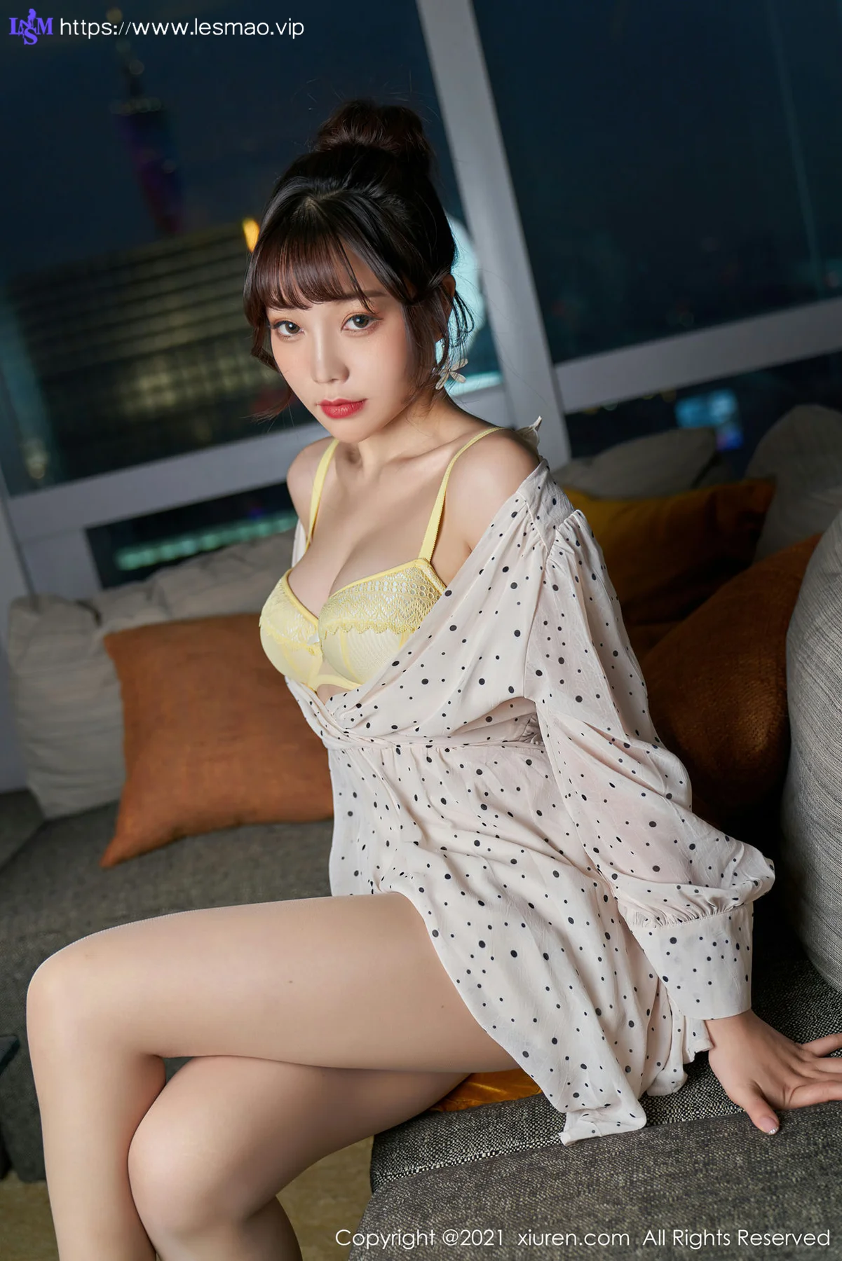 XiuRen 秀人 No.3145 碎花性感  芝芝 丁字裤翘臀 - 36