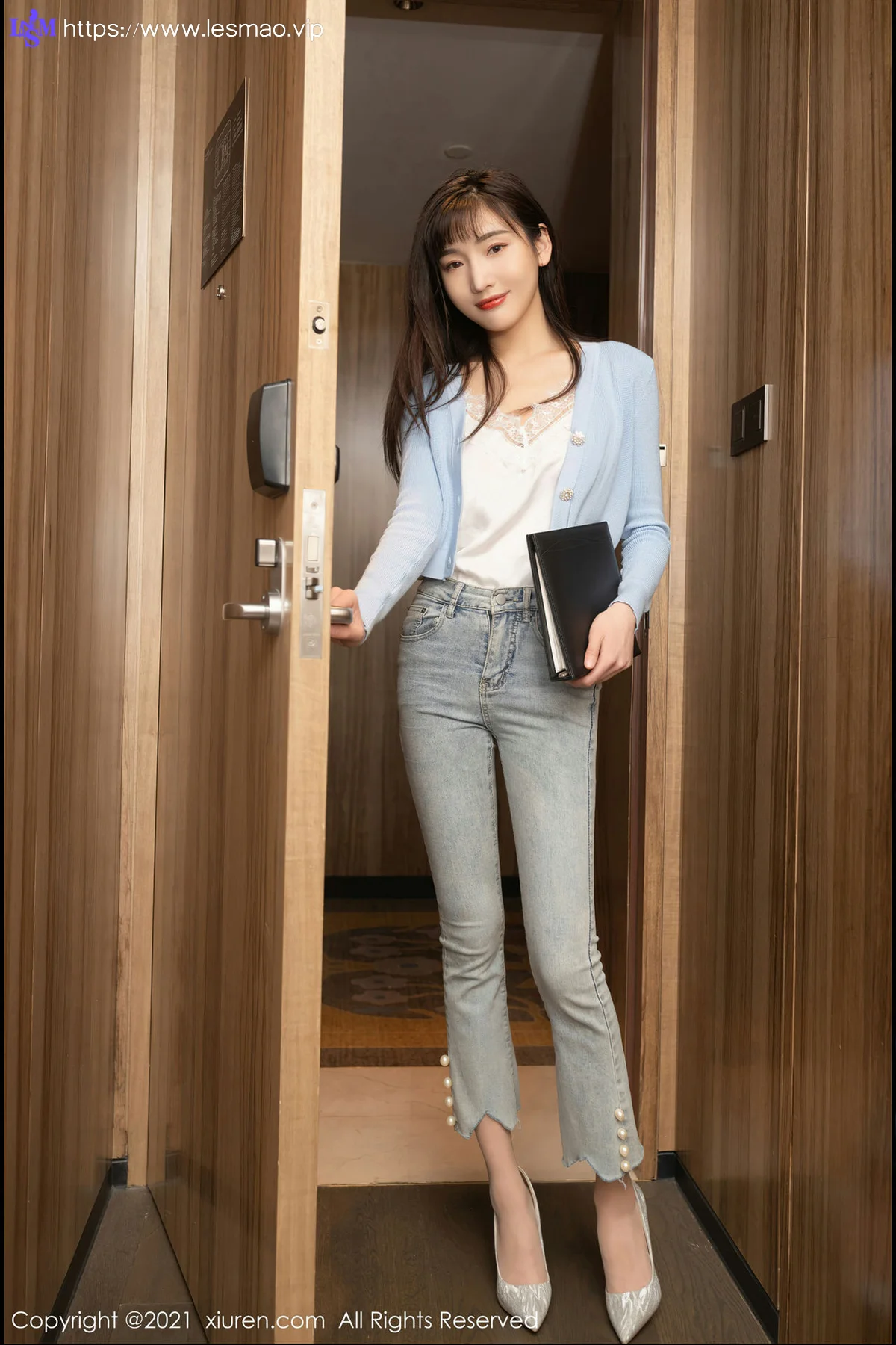 XiuRen 秀人 No.3146  送文件情景写真  陆萱萱 - 11