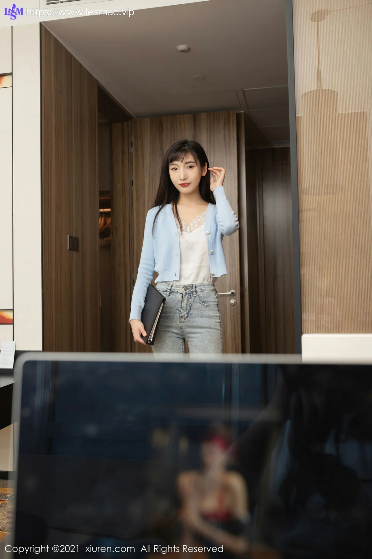 XiuRen 秀人 No.3146  送文件情景写真  陆萱萱 - 14