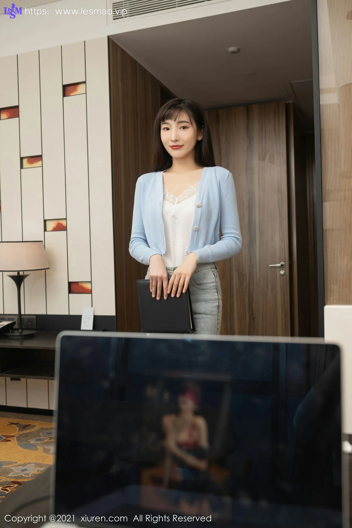 XiuRen 秀人 No.3146  送文件情景写真  陆萱萱 - 15