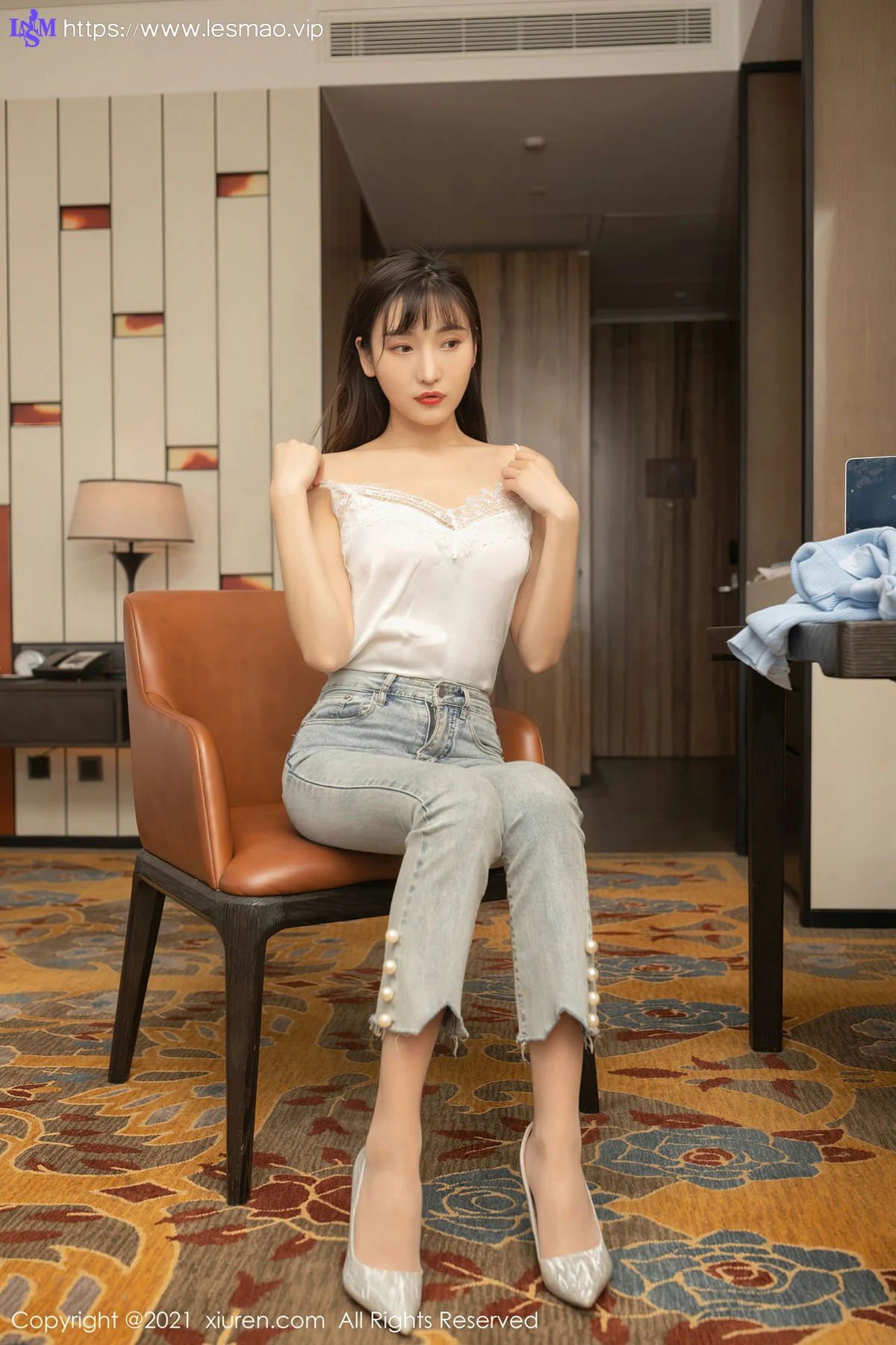 XiuRen 秀人 No.3146  送文件情景写真  陆萱萱 - 28