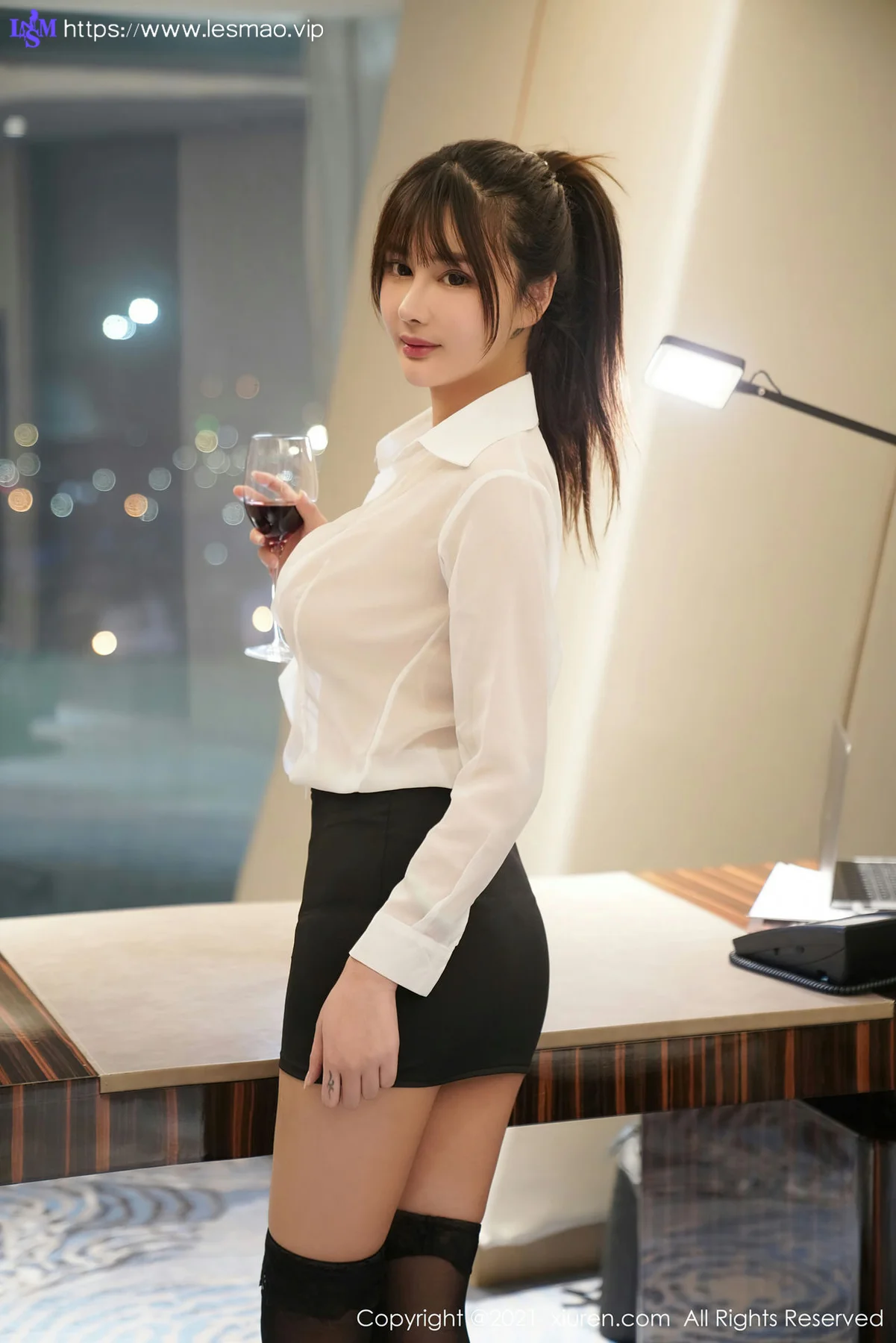 XiuRen 秀人 No.3164  真空爆乳 新人模特 萌奈子 第二套写真 - 38