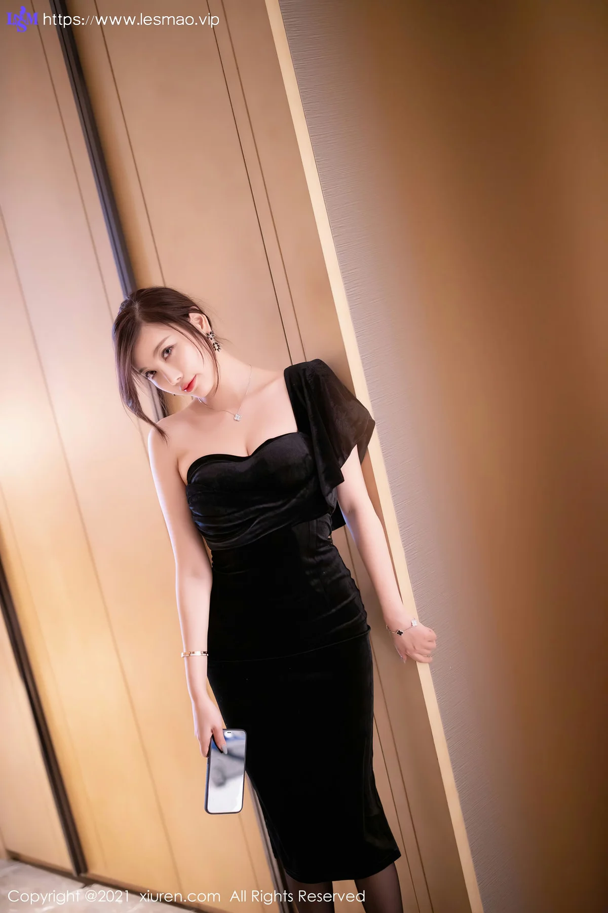 XiuRen 秀人 No.3184  黑色礼裙 杨晨晨sugar 纤柔身躯私房写真 - 15