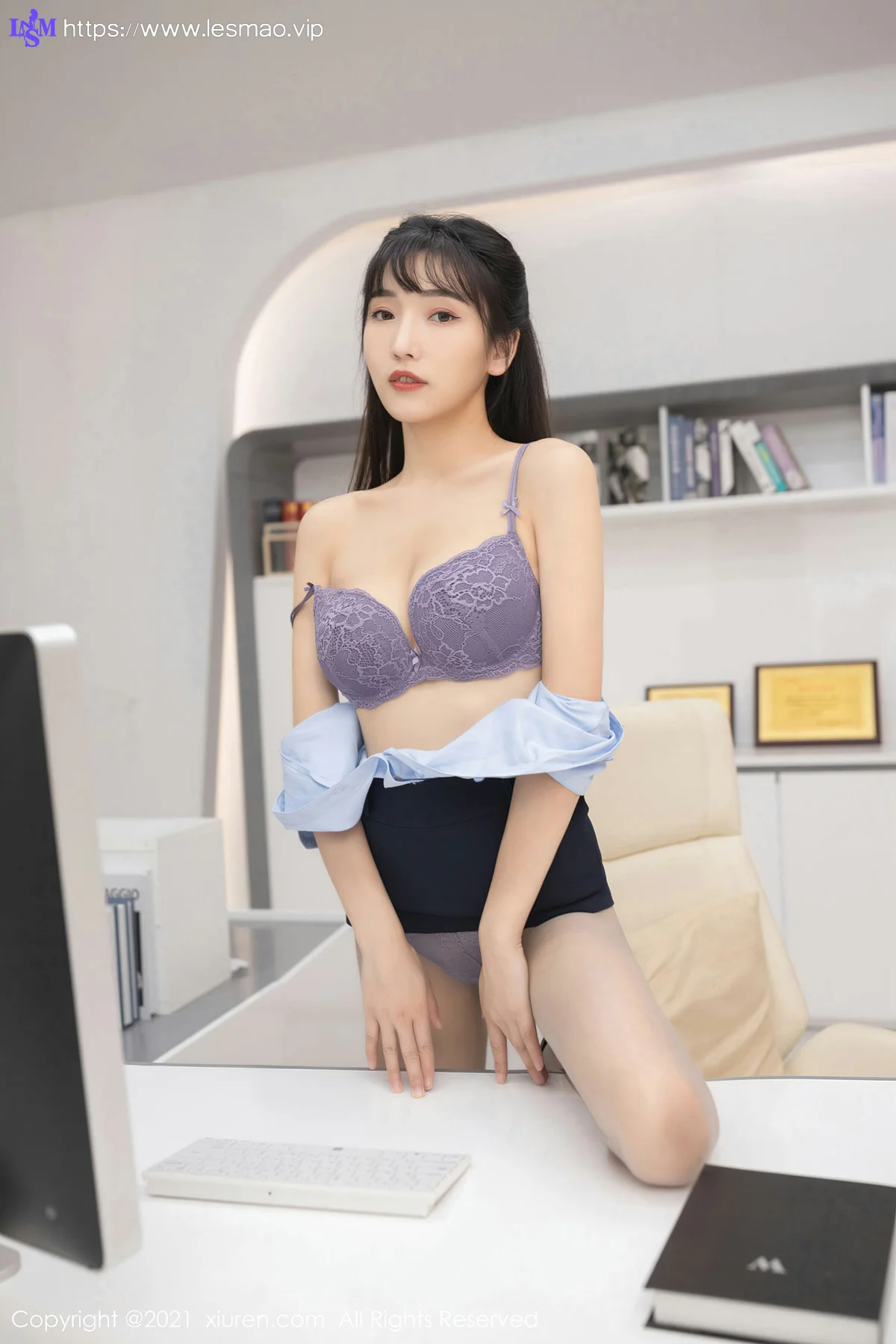 XiuRen 秀人 No.3215  客服主管主题系列  陆萱萱 - 31