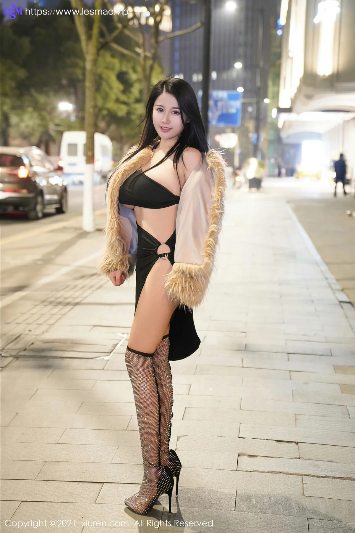 XiuRen 秀人 No.3222   轻薄皮草服饰 美七Mia 性感写真 - 46