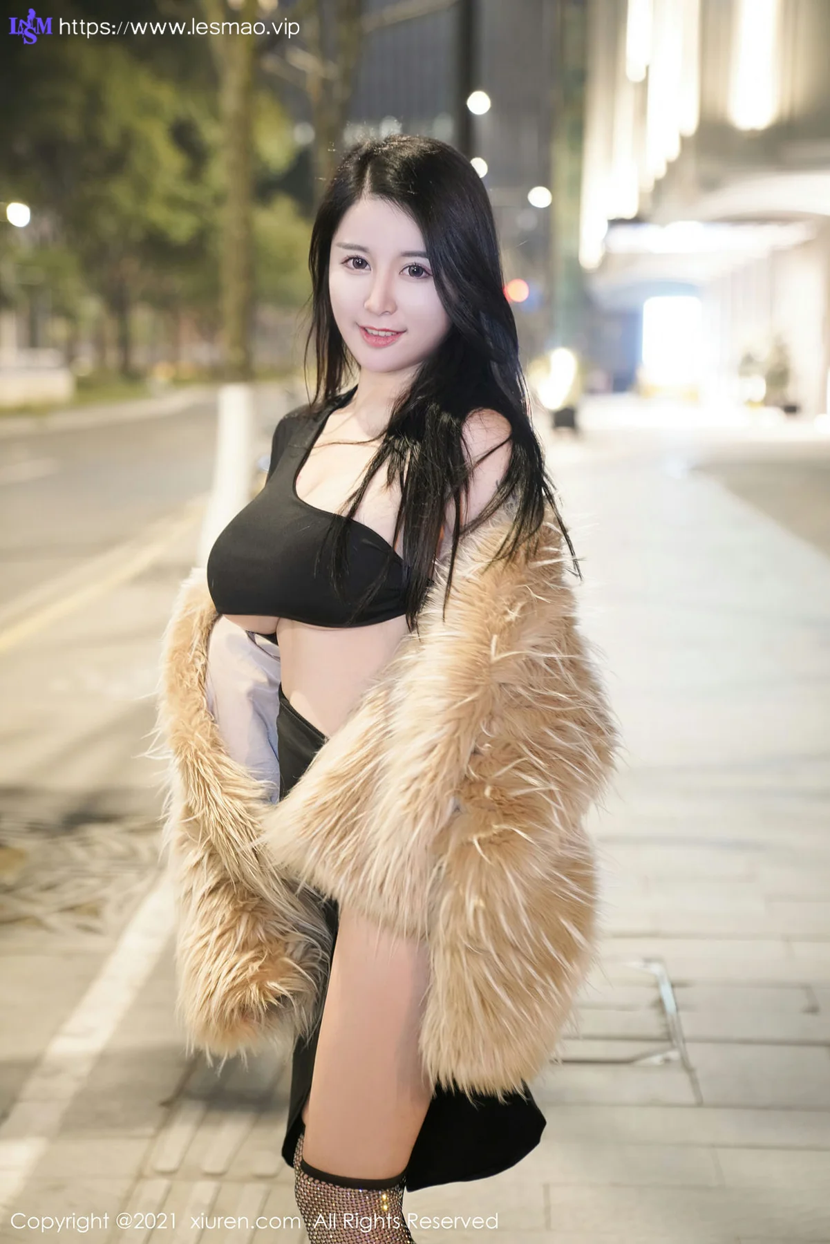 XiuRen 秀人 No.3222   轻薄皮草服饰 美七Mia 性感写真 - 47
