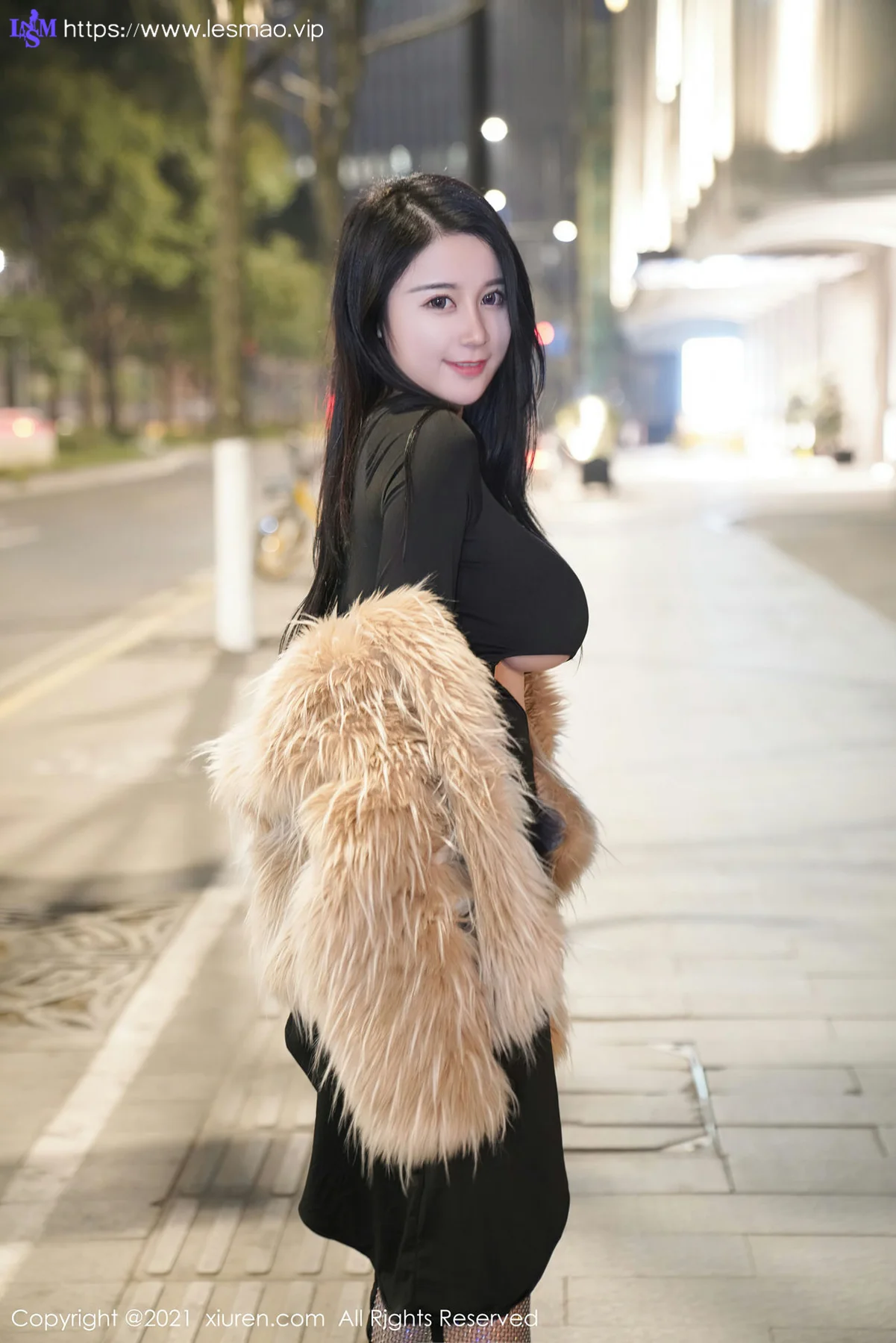 XiuRen 秀人 No.3222   轻薄皮草服饰 美七Mia 性感写真 - 49