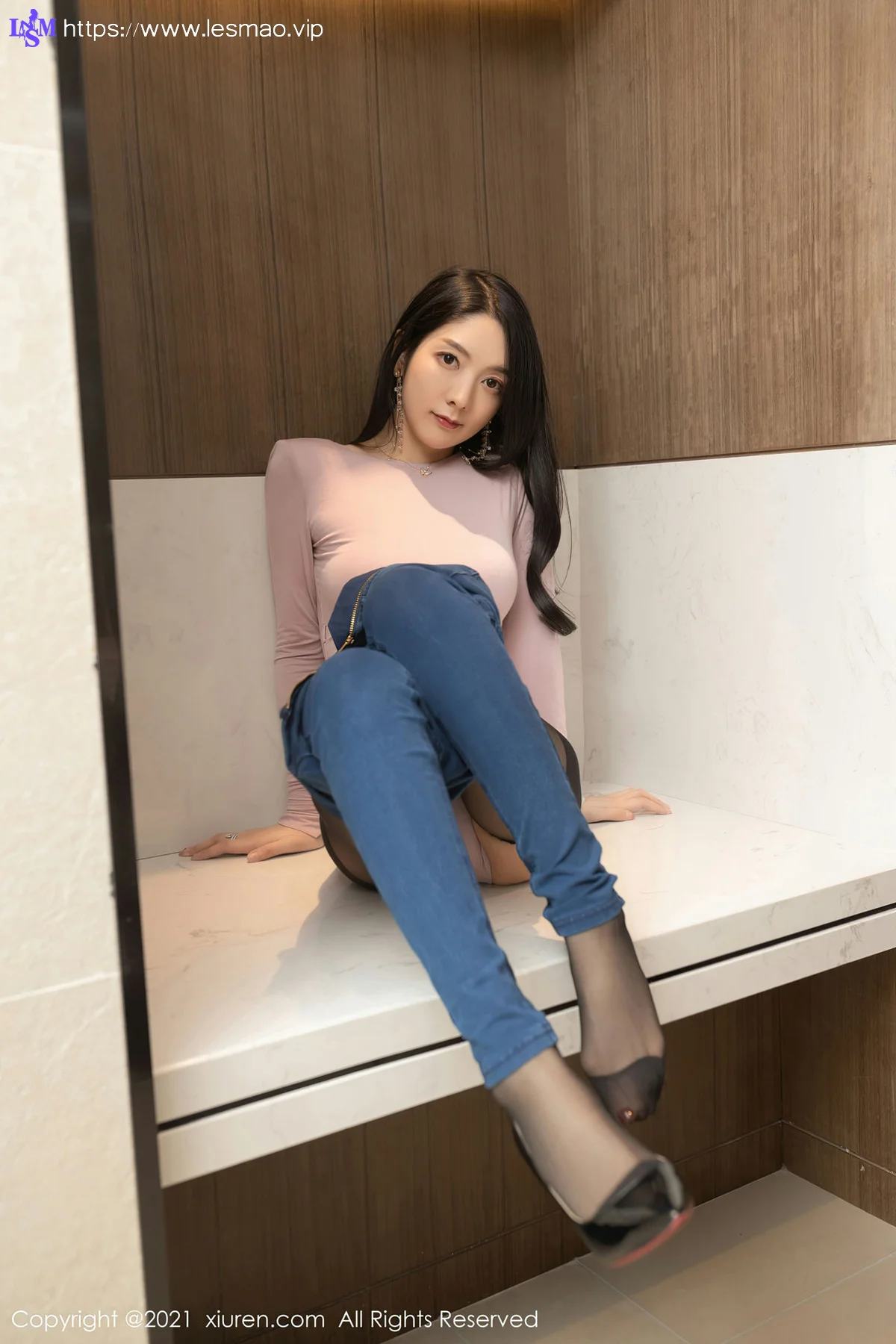 XiuRen 秀人 No.3227 尾随的视觉角度  Angela00 性感写真 - 40