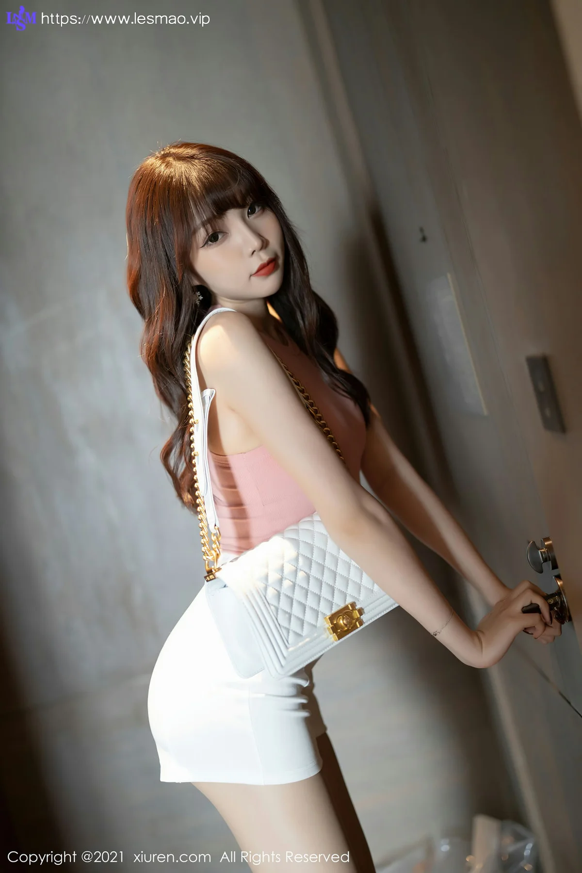 XiuRen 秀人 No.3245 粉色吊带 芝芝Booty 白色超短牛仔裤 - 14