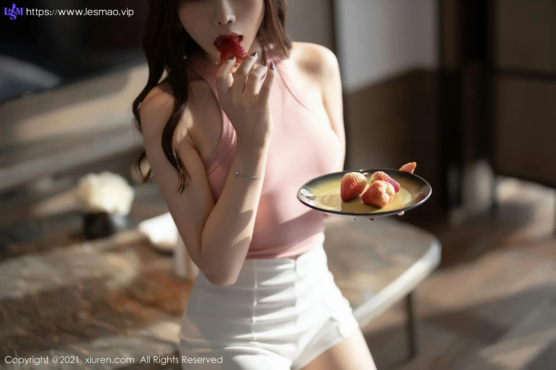 XiuRen 秀人 No.3245 粉色吊带 芝芝Booty 白色超短牛仔裤 - 28