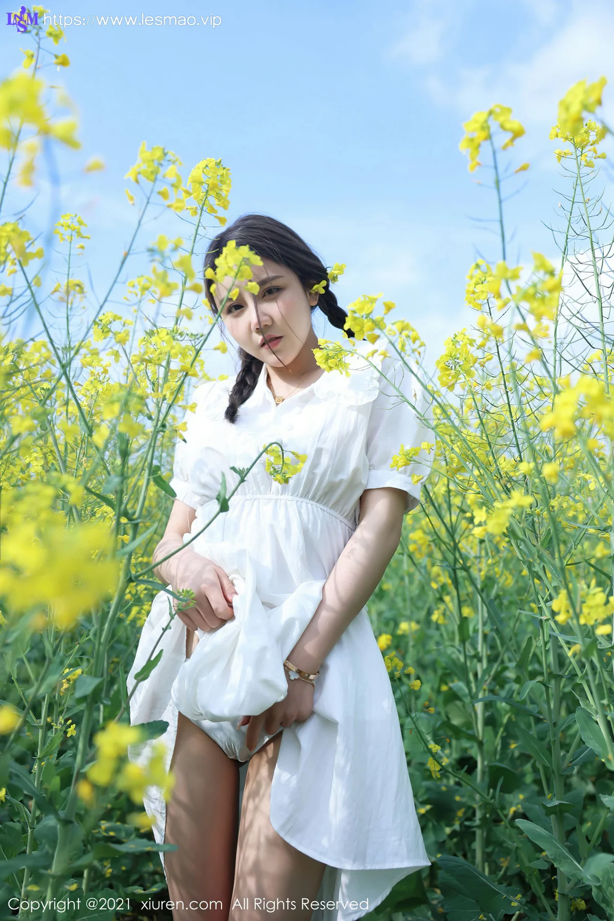 XiuRen 秀人 No.3276   户外花丛外拍系列 夏西CiCi - 11