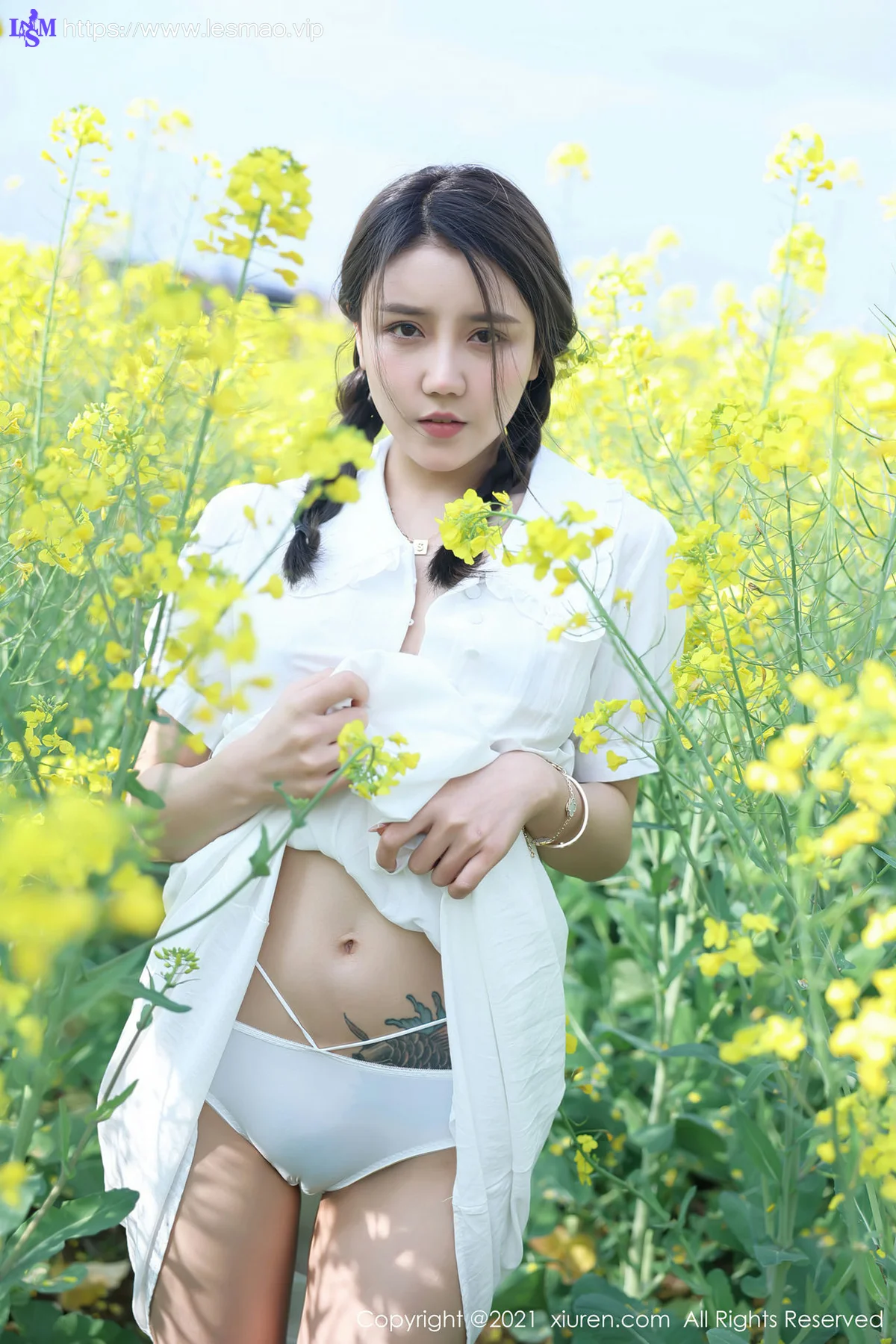 XiuRen 秀人 No.3276   户外花丛外拍系列 夏西CiCi - 14