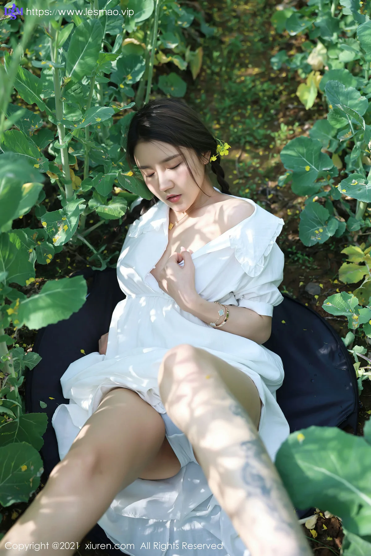 XiuRen 秀人 No.3276   户外花丛外拍系列 夏西CiCi - 21