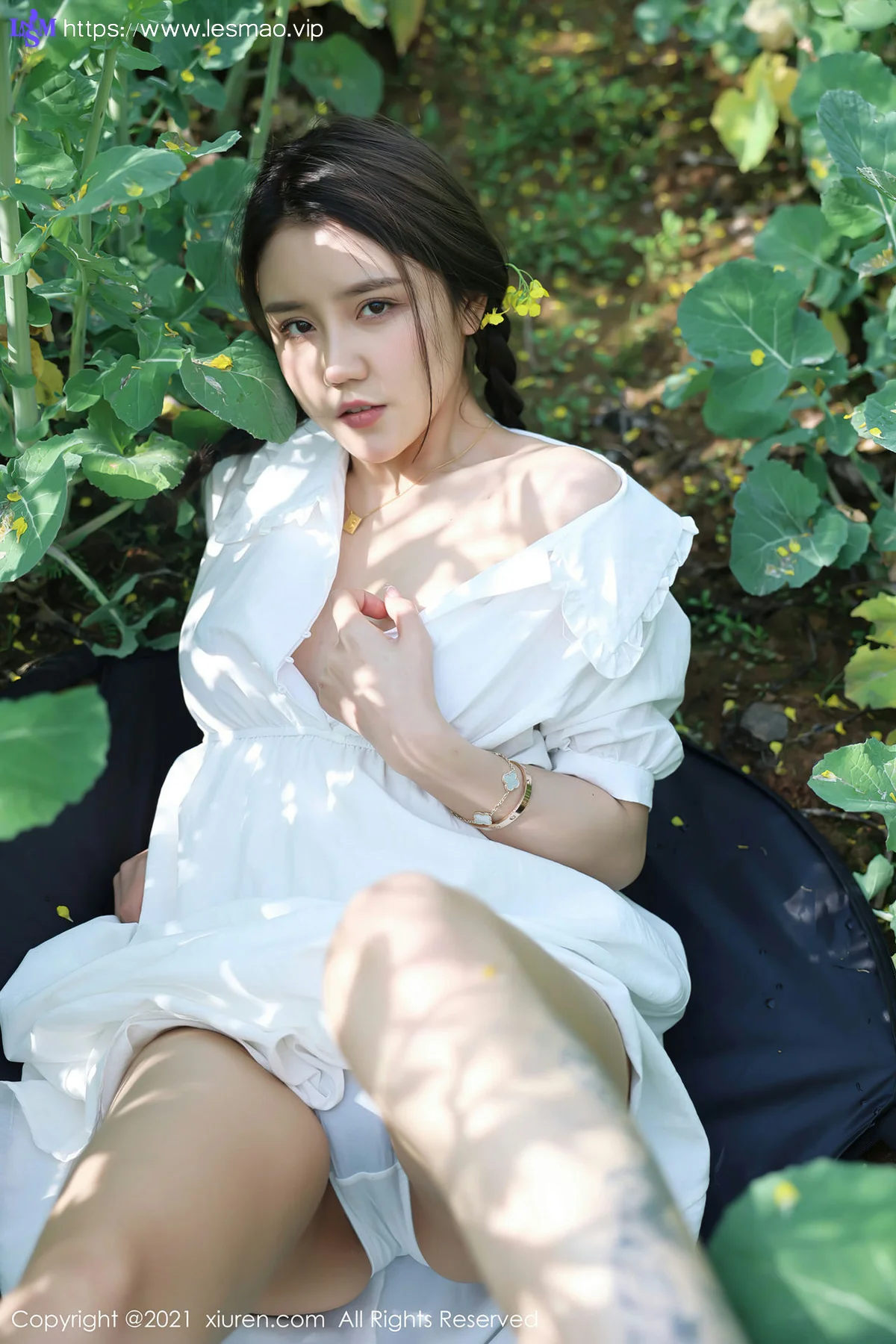 XiuRen 秀人 No.3276   户外花丛外拍系列 夏西CiCi - 22
