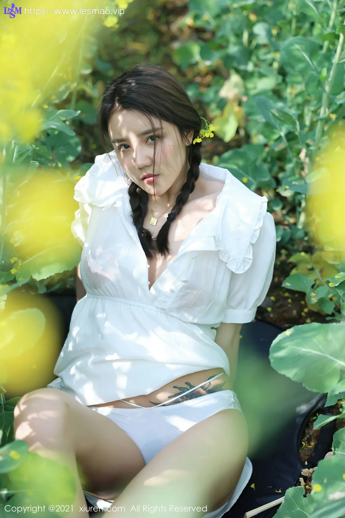 XiuRen 秀人 No.3276   户外花丛外拍系列 夏西CiCi - 28